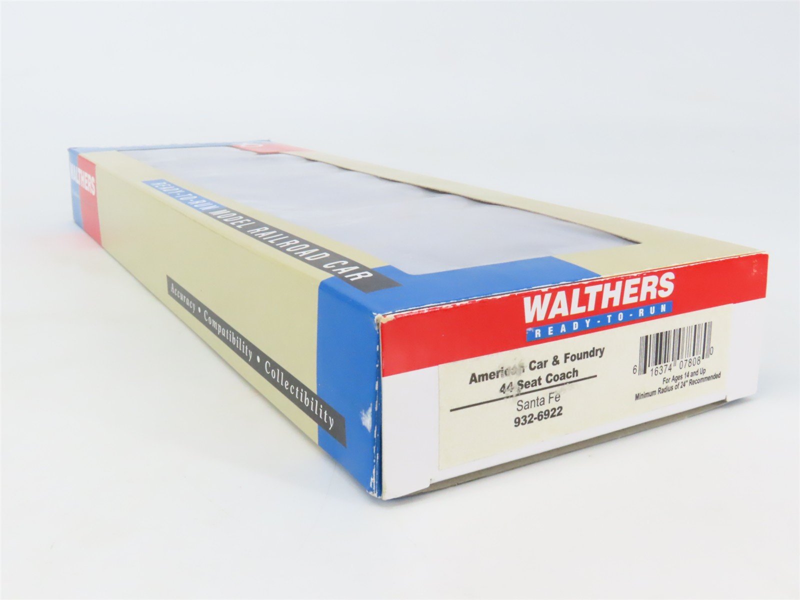 HO Scale Walthers 932-6922 ATSF Santa Fe Railroad Coach Passenger Car