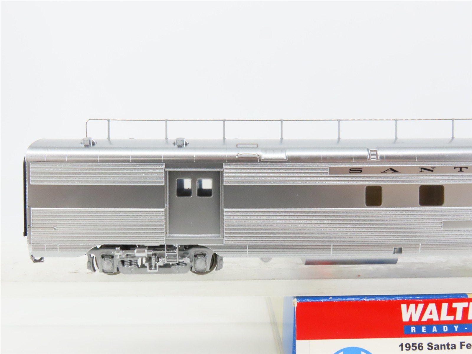 HO Scale Walthers 932-9750 ATSF Santa Fe Railroad 85' Baggage-Dorm Passenger Car