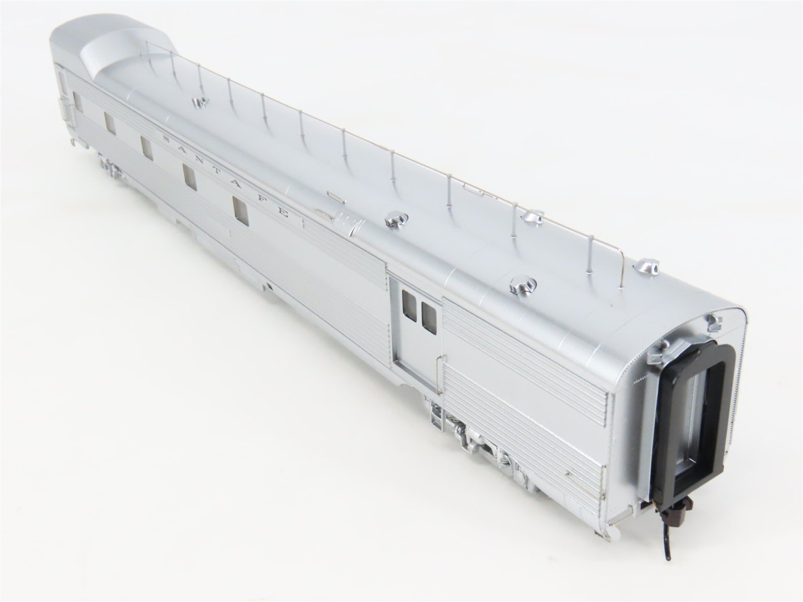 HO Scale Walthers 932-9750 ATSF Santa Fe Railroad 85' Baggage-Dorm Passenger Car