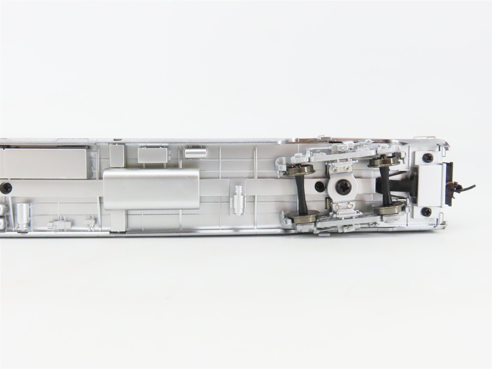 HO Scale Walthers 932-9750 ATSF Santa Fe Railroad 85' Baggage-Dorm Passenger Car