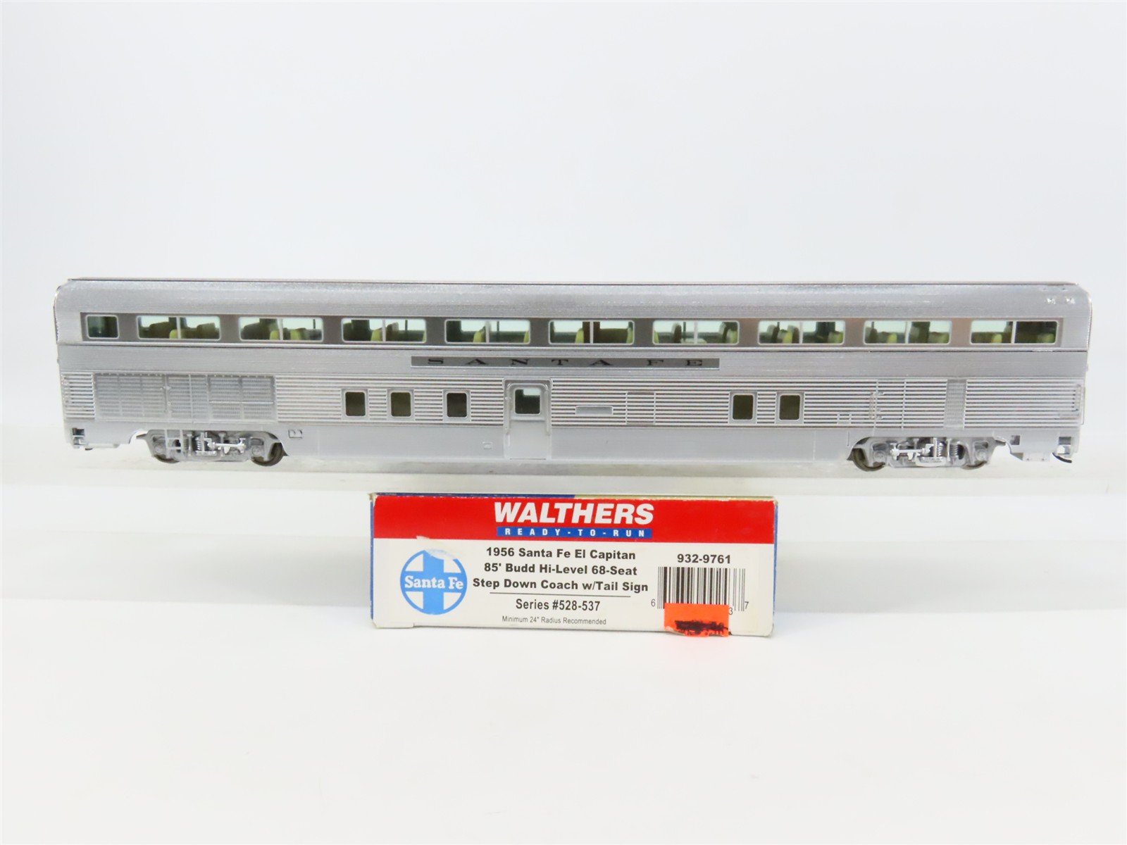 HO Scale Walthers 932-9761 ATSF Santa Fe 85' Budd Hi-Level Coach Passenger Car