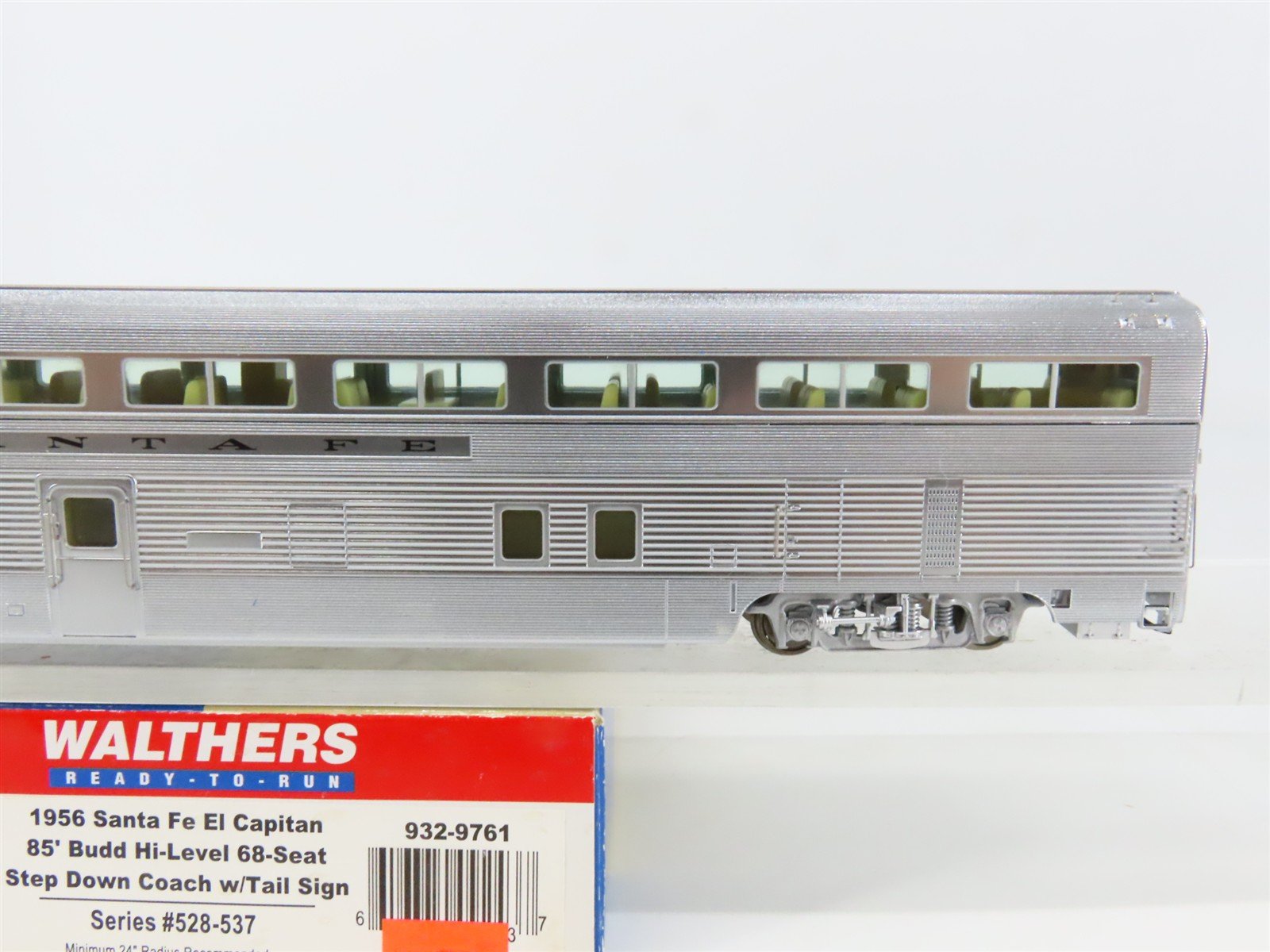 HO Scale Walthers 932-9761 ATSF Santa Fe 85' Budd Hi-Level Coach Passenger Car
