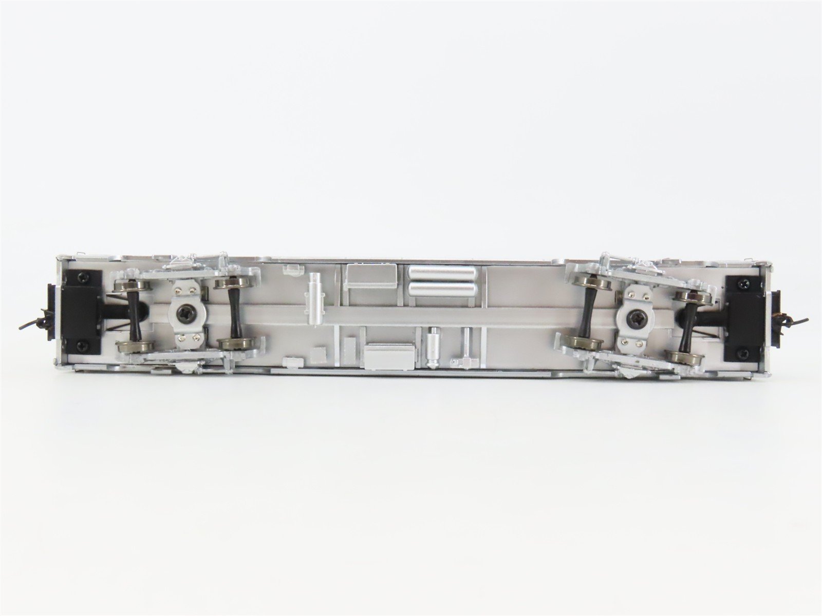 HO Scale Walthers 932-9730 ATSF Santa Fe Railroad 63' RPO Passenger Car