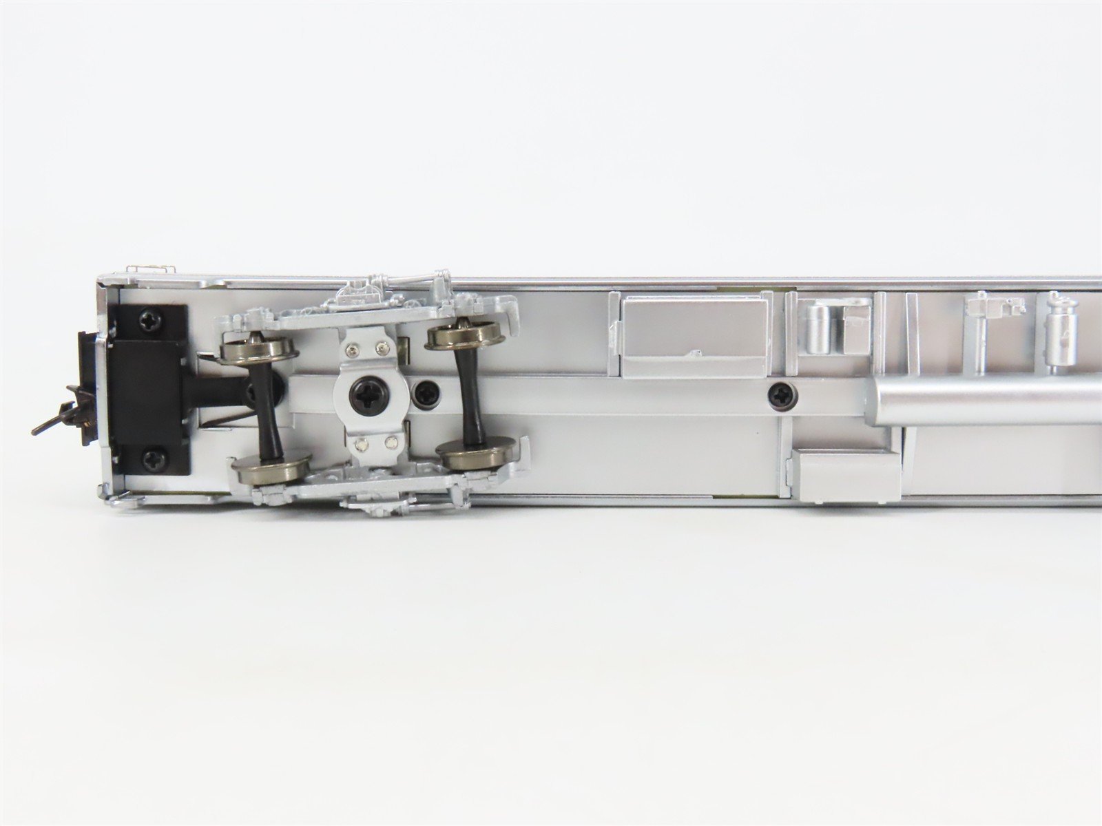 HO Scale Walthers 932-15147 RI Rock Island 85' Budd 10-6 Sleeper Passenger Car