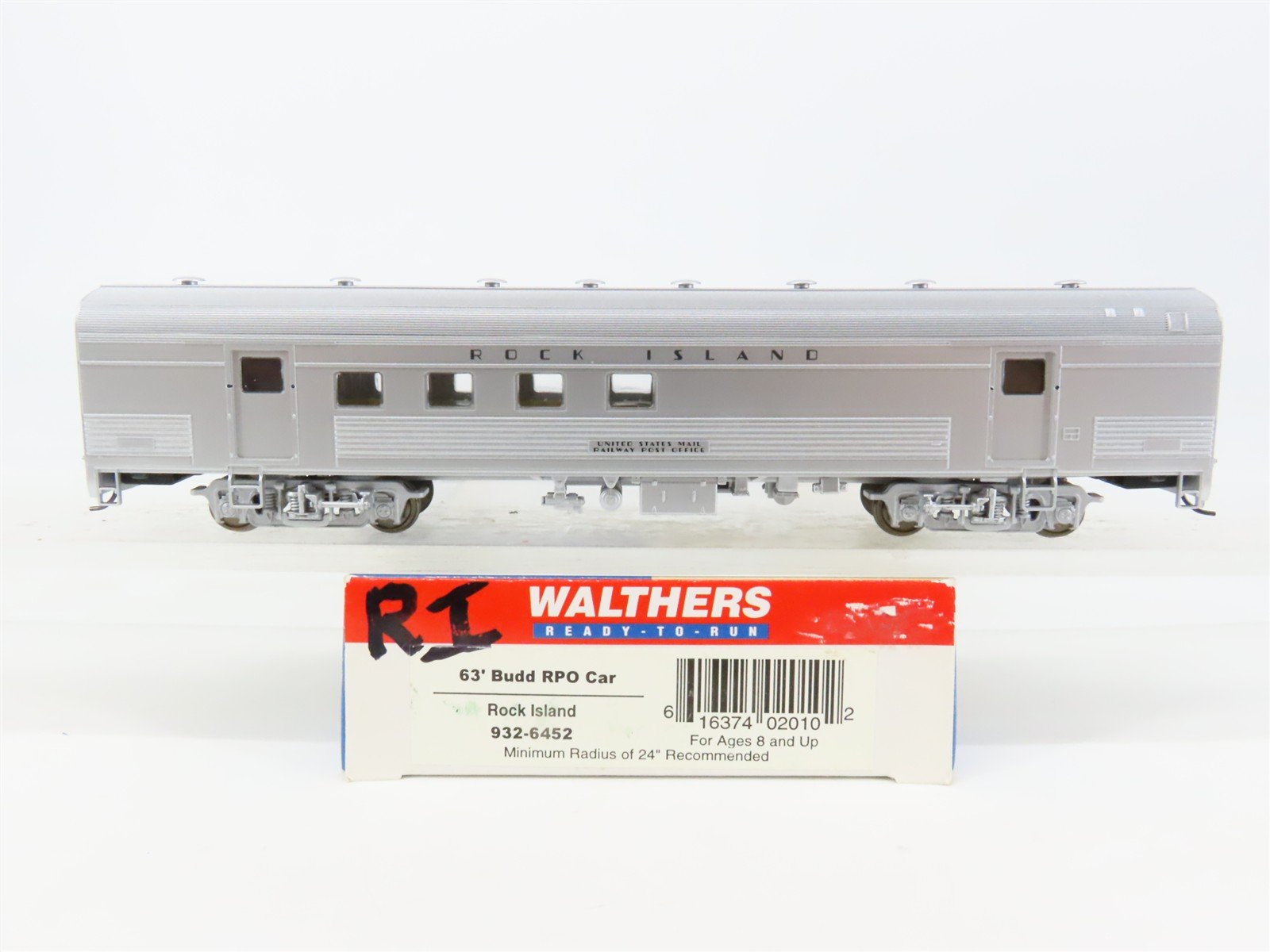 HO Scale Walthers 932-6452 RI Rock Island Railroad 63' Budd RPO Passenger Car