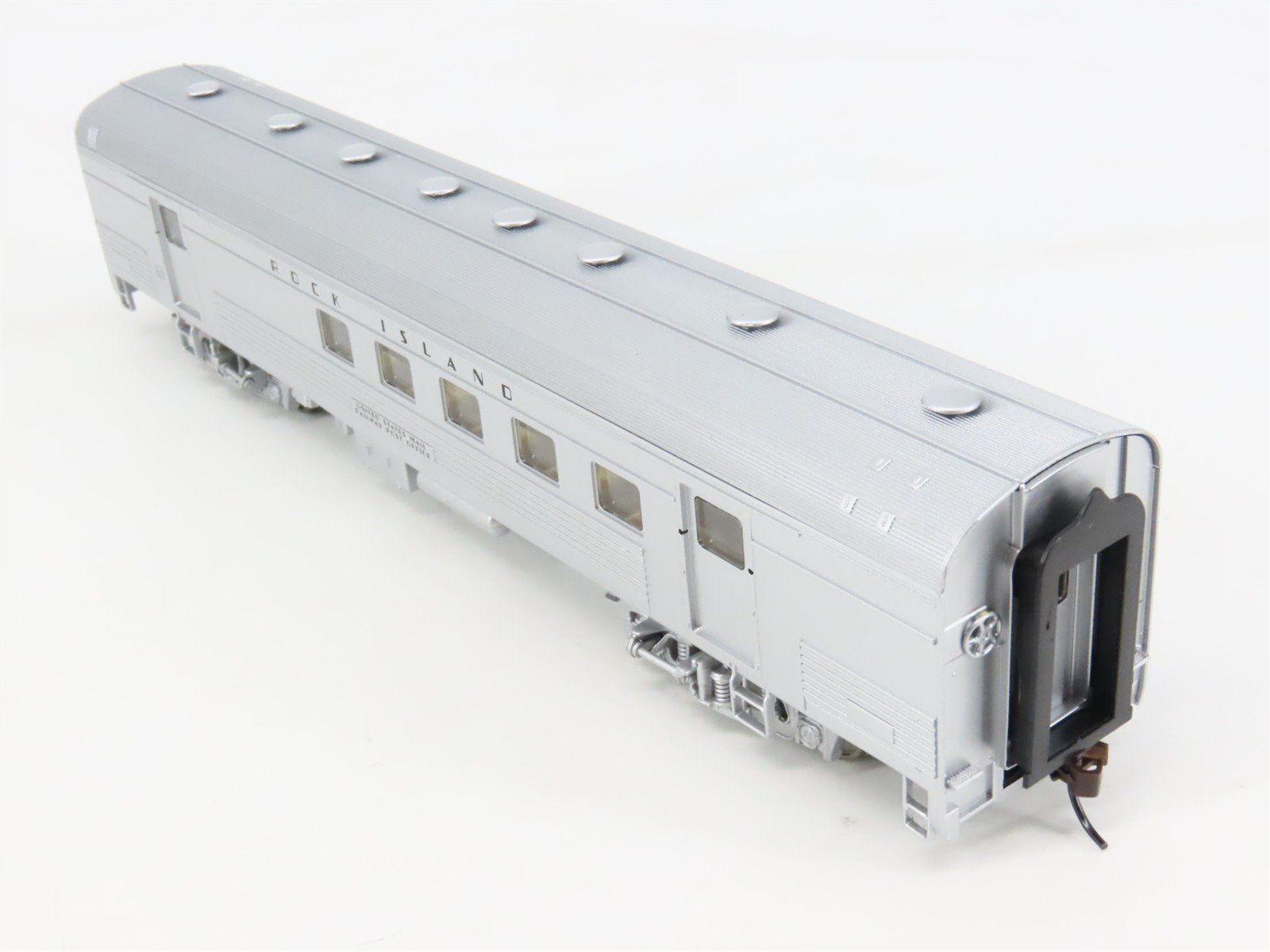 HO Scale Walthers 932-6452 RI Rock Island Railroad 63' Budd RPO Passenger Car