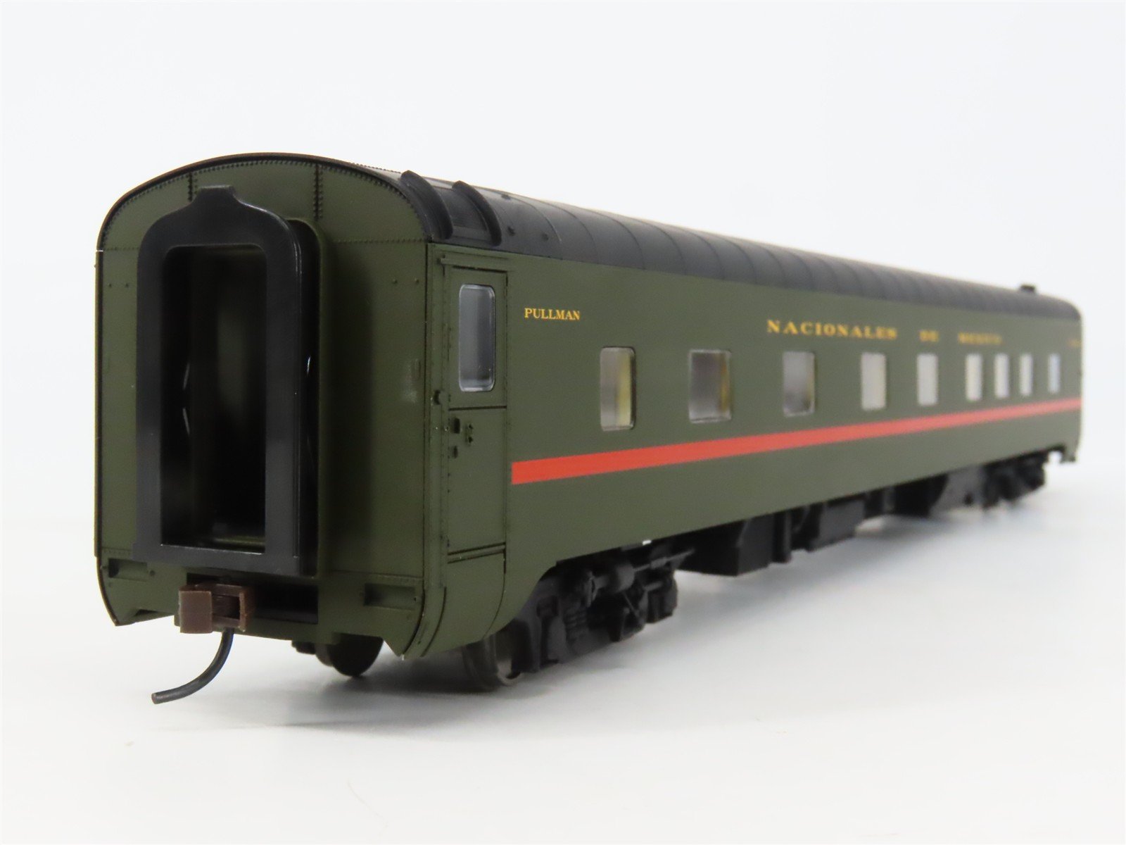 HO Scale Walthers 932-16706 NdeM Nacionales De Mexico Sleeper Passenger Car