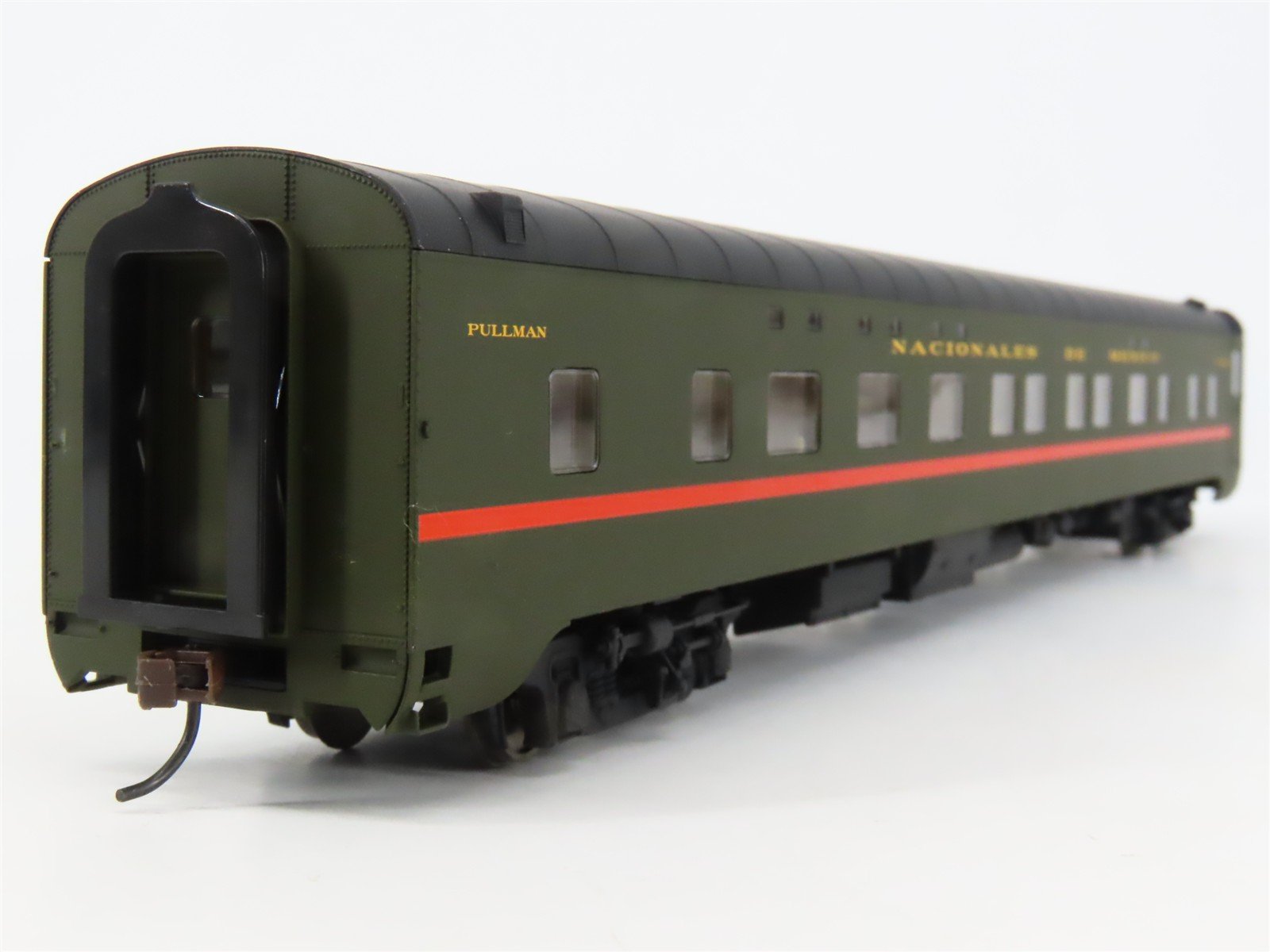 HO Scale Walthers 932-16706 NdeM Nacionales De Mexico Sleeper Passenger Car