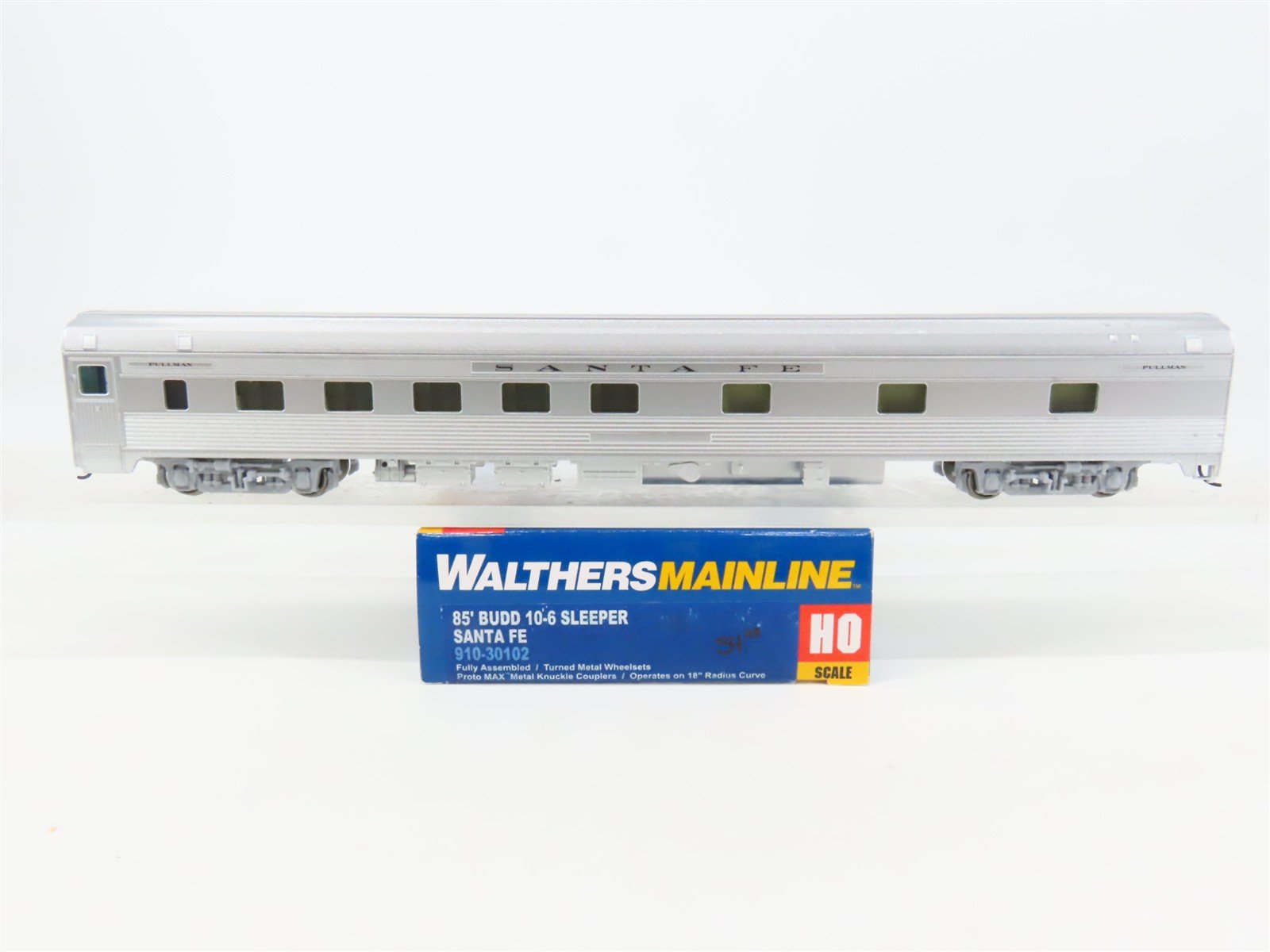 HO Scale Walthers Mainline 910-30102 ATSF Santa Fe 85' Budd Sleeper Passenger