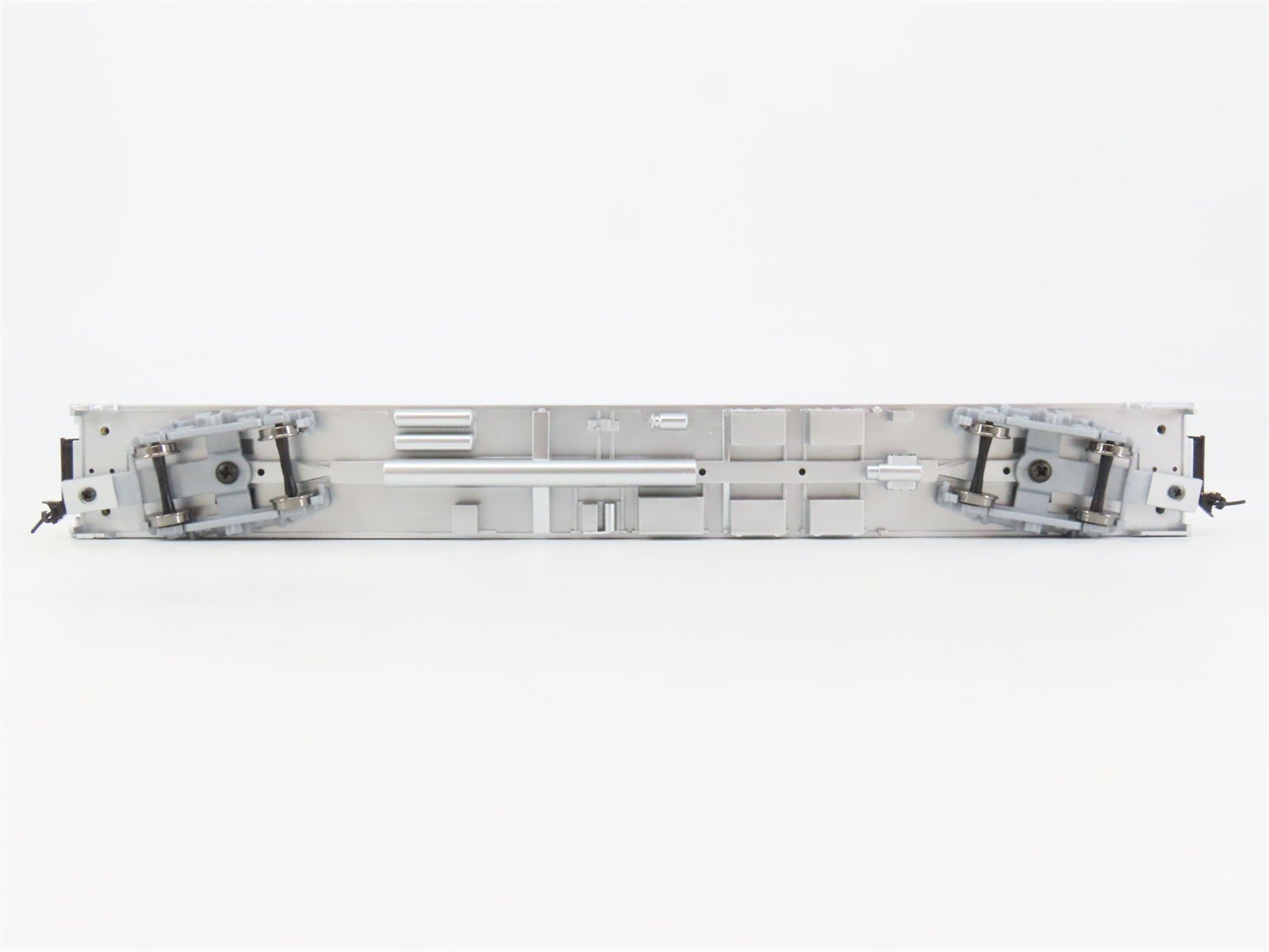 HO Scale Walthers Mainline 910-30102 ATSF Santa Fe 85' Budd Sleeper Passenger