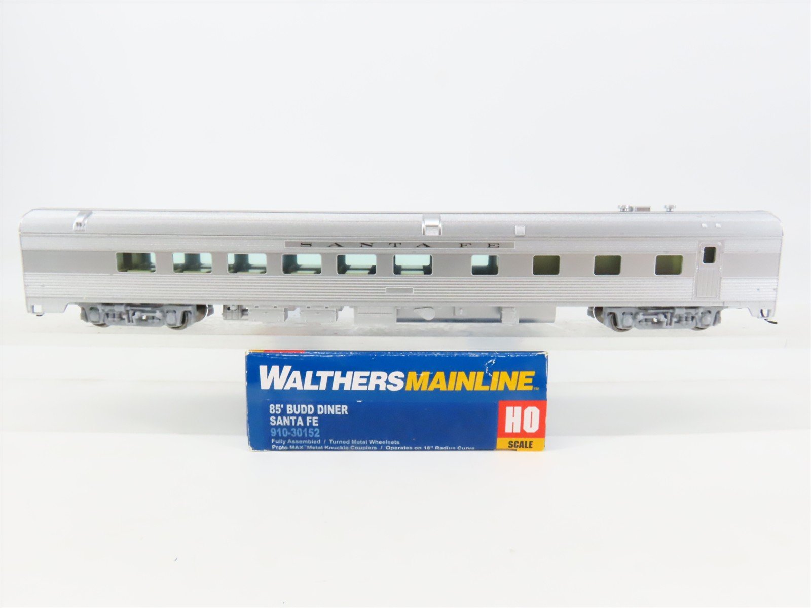 HO Scale Walthers Mainline 910-30152 ATSF Santa Fe 85' Budd Diner Passenger