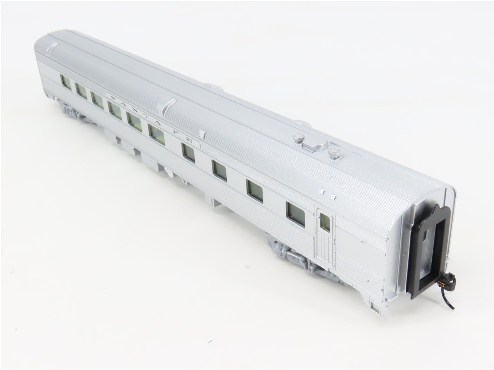 HO Scale Walthers Mainline 910-30152 ATSF Santa Fe 85' Budd Diner Passenger