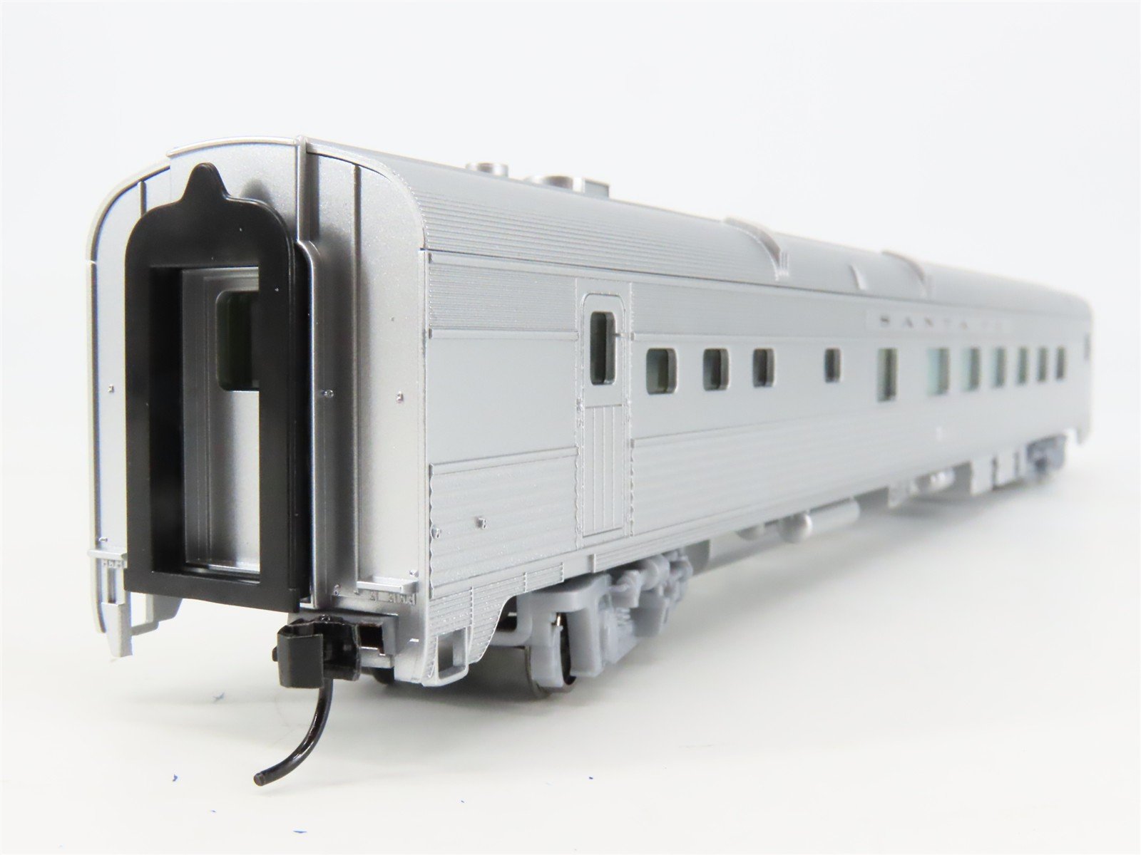 HO Scale Walthers Mainline 910-30152 ATSF Santa Fe 85' Budd Diner Passenger