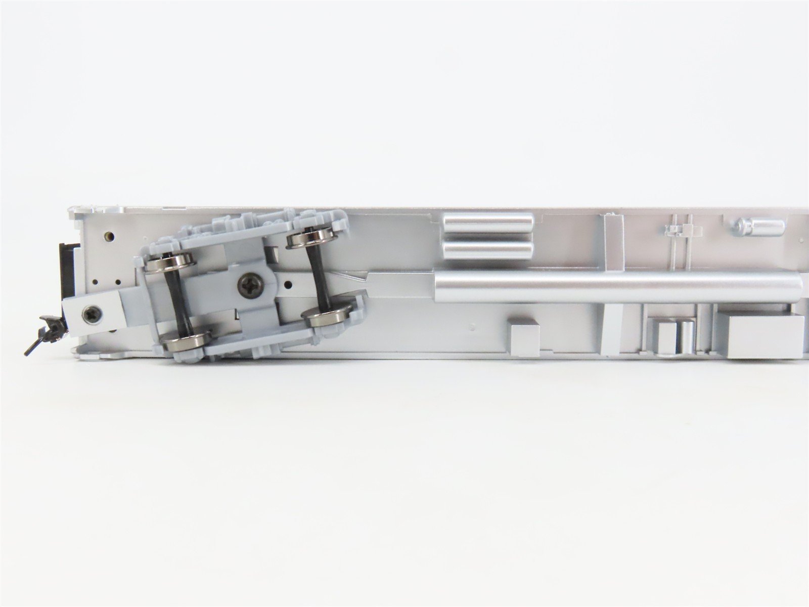 HO Scale Walthers Mainline 910-30152 ATSF Santa Fe 85' Budd Diner Passenger