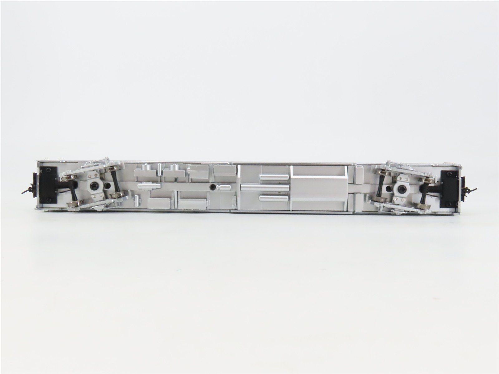 HO Scale Walthers Proto 920-13022 ATSF Santa Fe 85' Budd Dome Coach Passenger