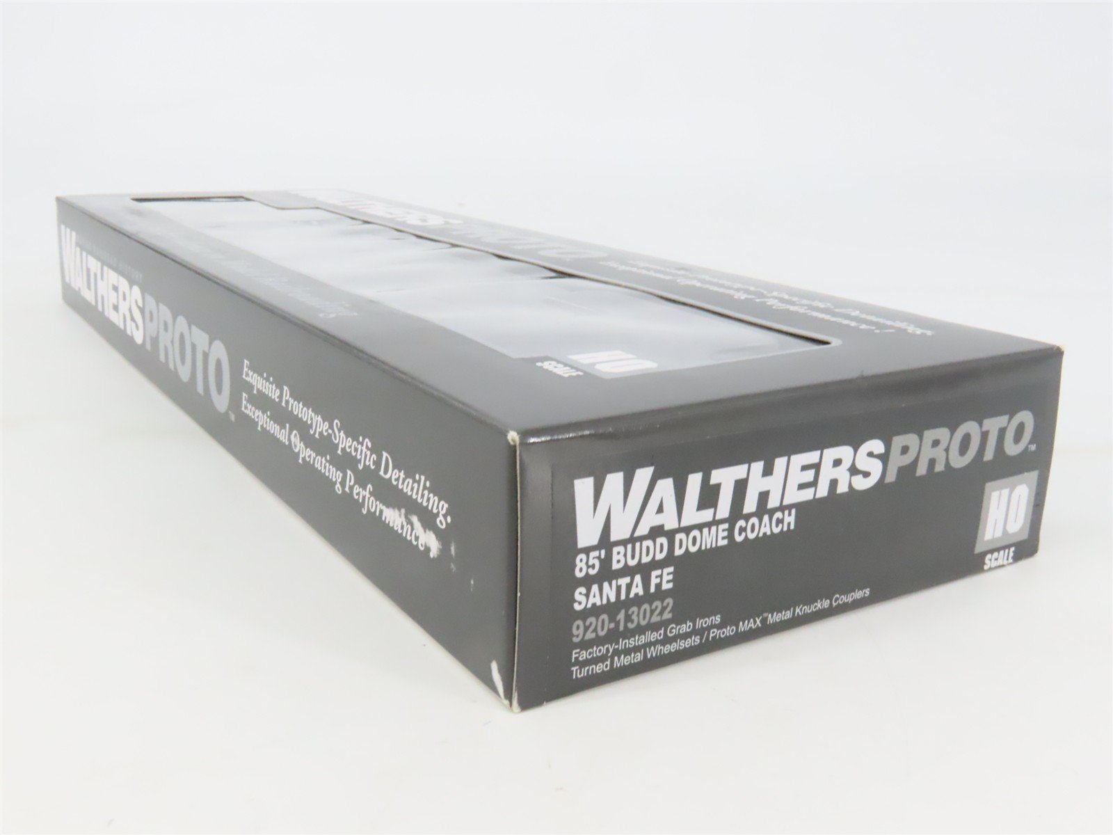 HO Scale Walthers Proto 920-13022 ATSF Santa Fe 85' Budd Dome Coach Passenger