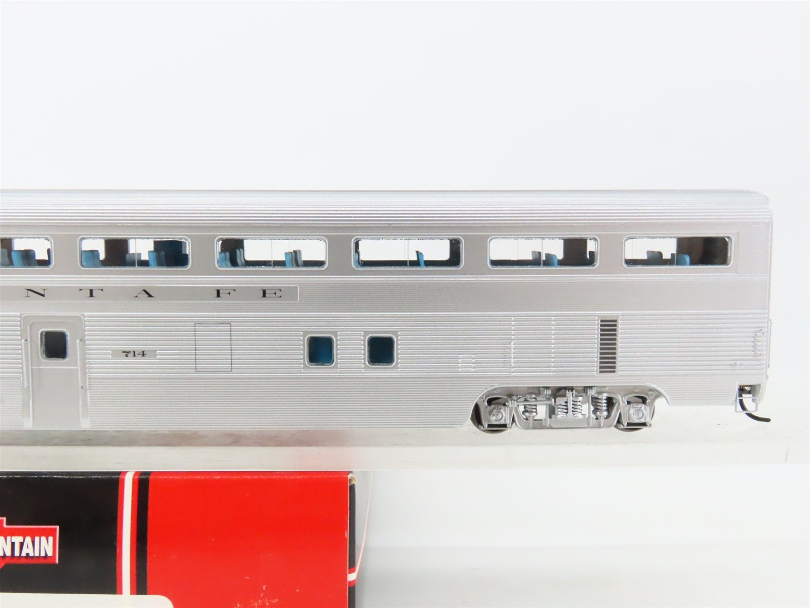HO Scale InterMountain TSP4820-15 ATSF Santa Fe Hi-Level Coach Passenger #714