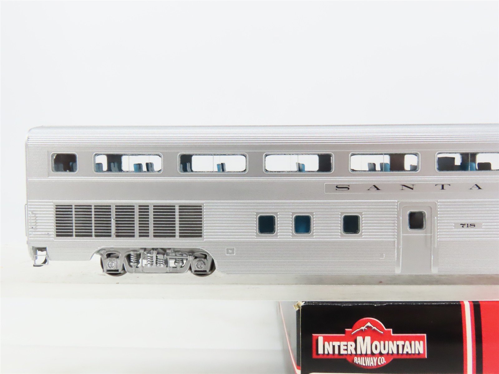 HO Scale InterMountain TSP4820-16 ATSF Santa Fe Hi-Level Coach Passenger #718