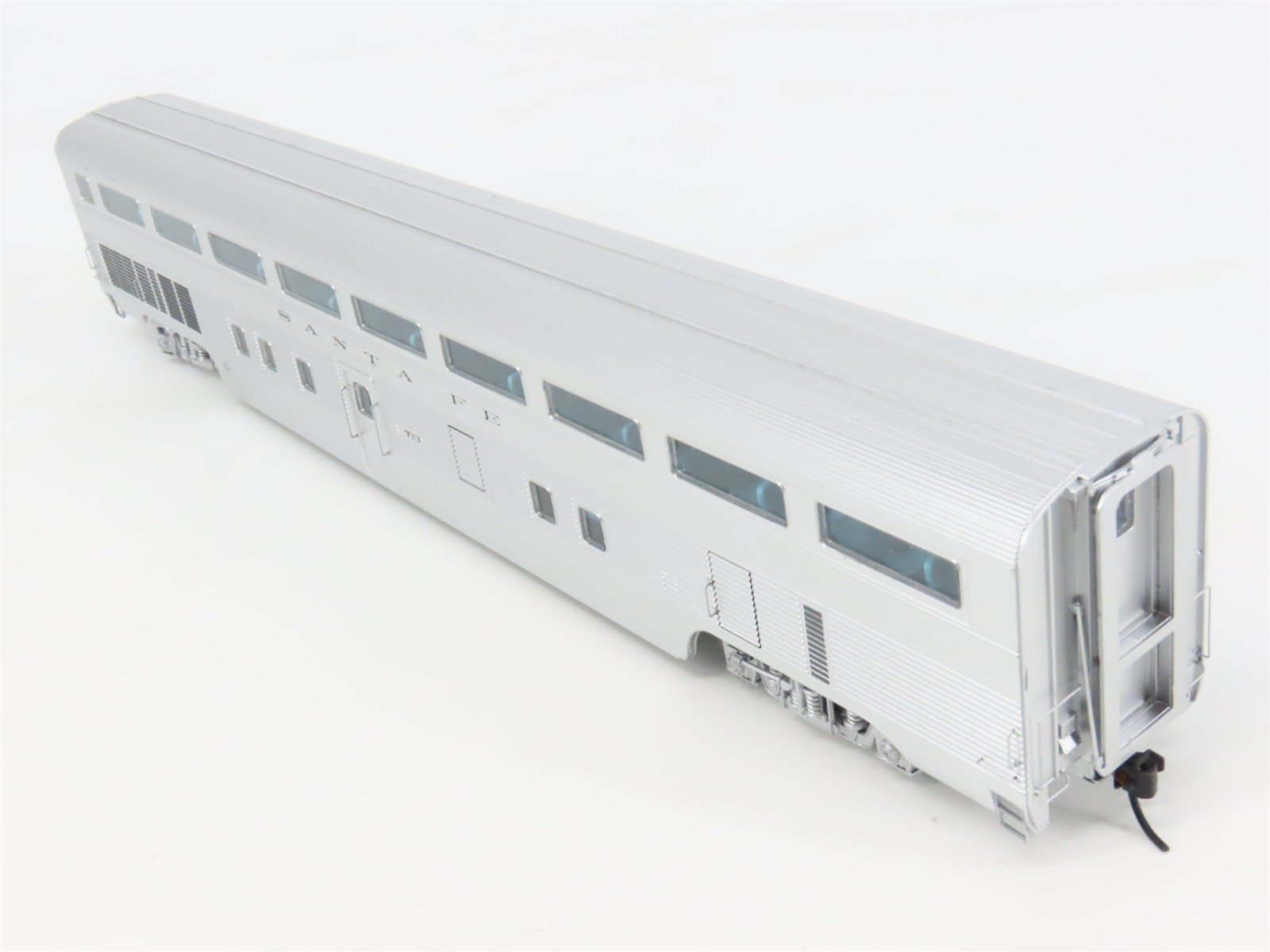 HO Scale InterMountain TSP4820-04 ATSF Santa Fe Hi-Level Coach Passenger #713