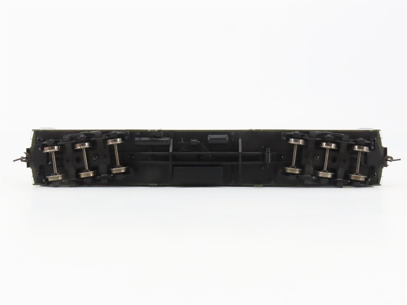 HO Scale Rivarossi HR4211 ATSF Santa Fe Railroad 60' Baggage Passenger Car #1931
