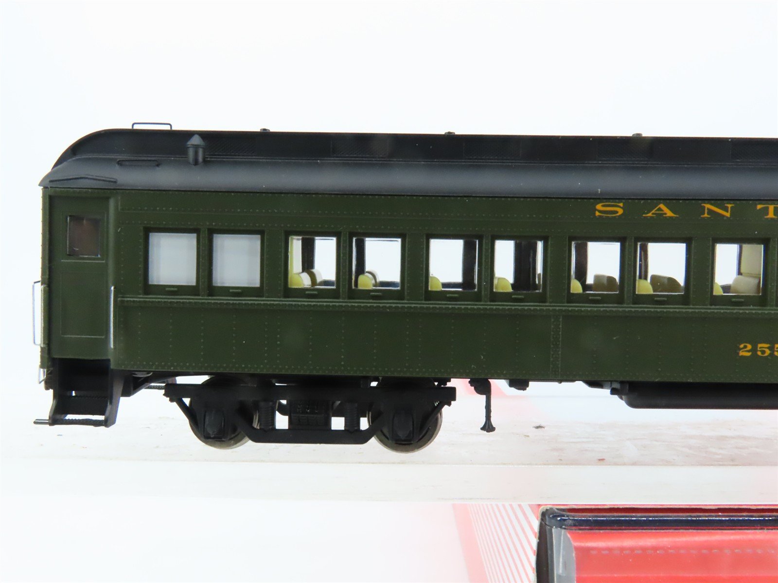 HO Scale Rivarossi HR4212 ATSF Santa Fe Railroad 60' Combine Passenger Car #2555