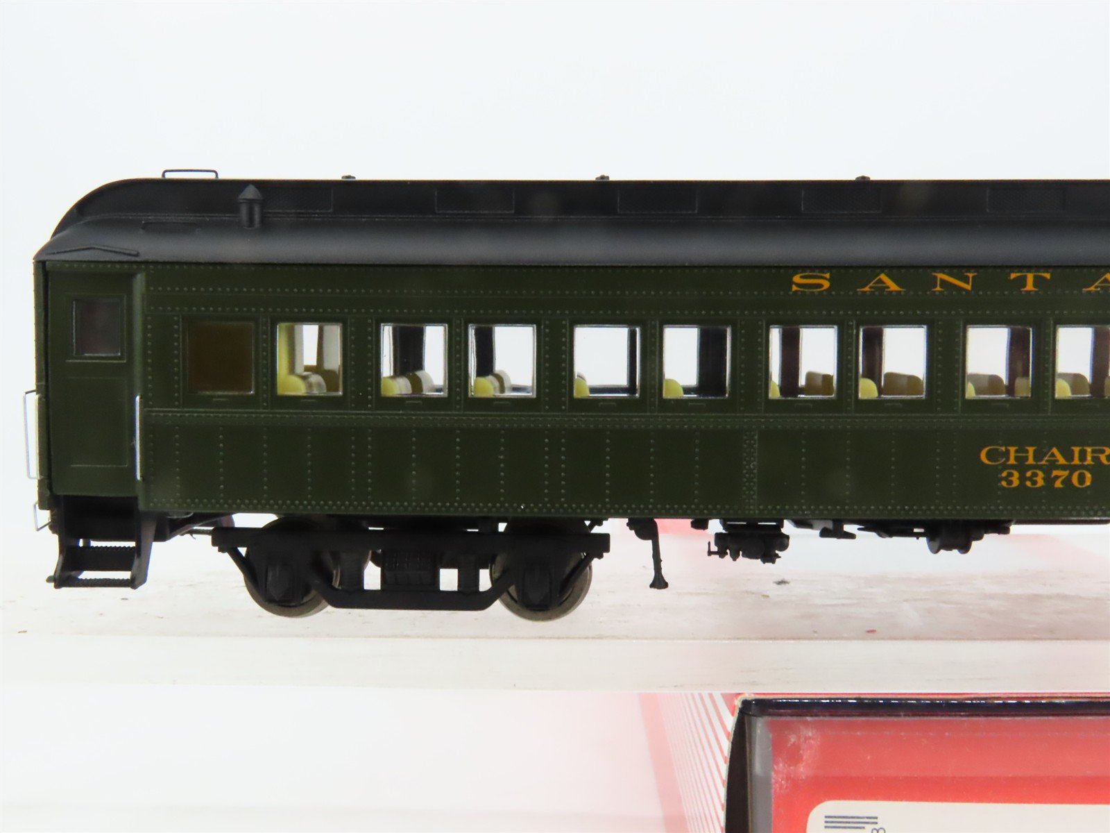 HO Scale Rivarossi HR4209 ATSF Santa Fe Railroad 60' Coach Passenger Car #3370