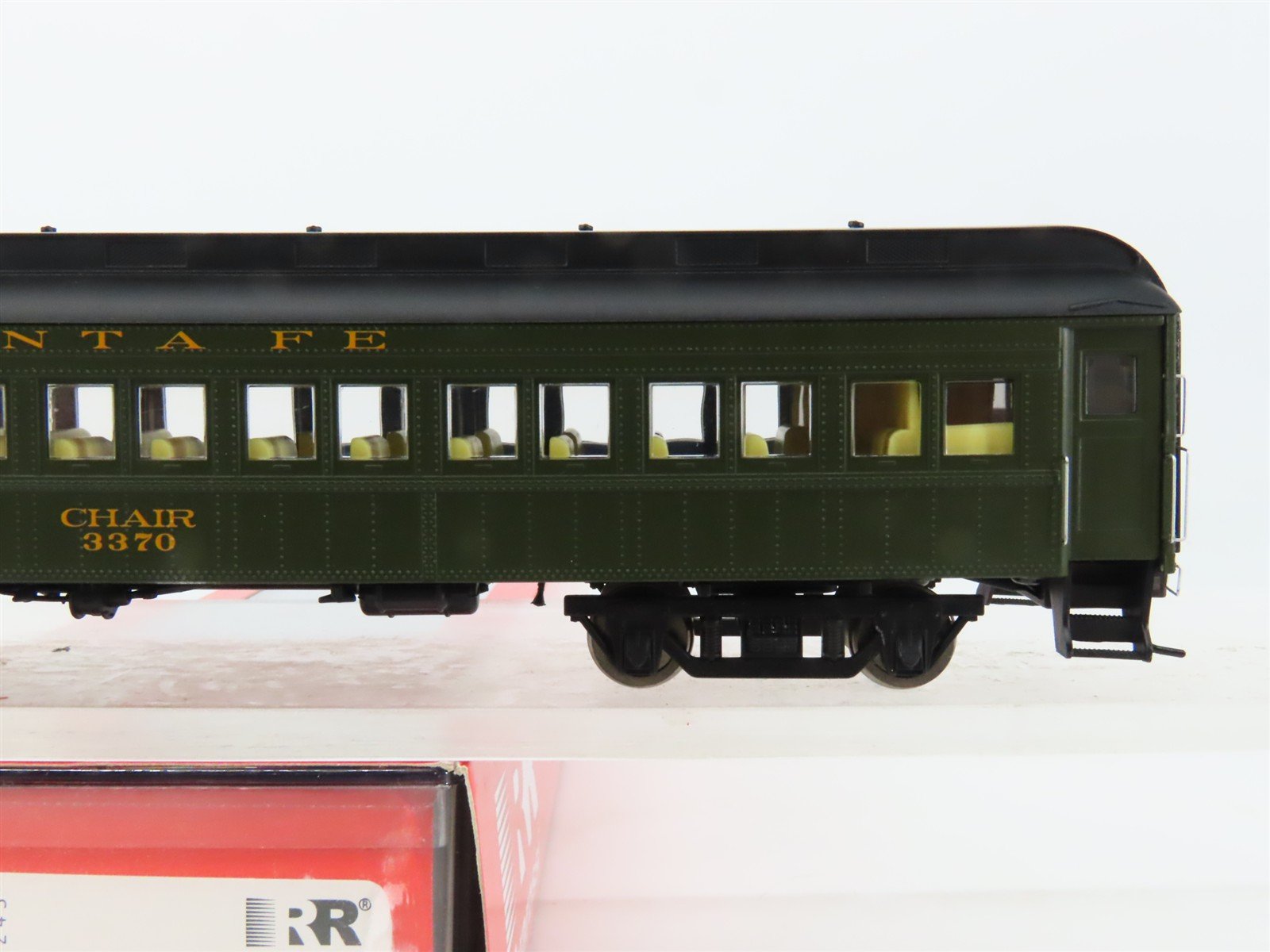 HO Scale Rivarossi HR4209 ATSF Santa Fe Railroad 60' Coach Passenger Car #3370