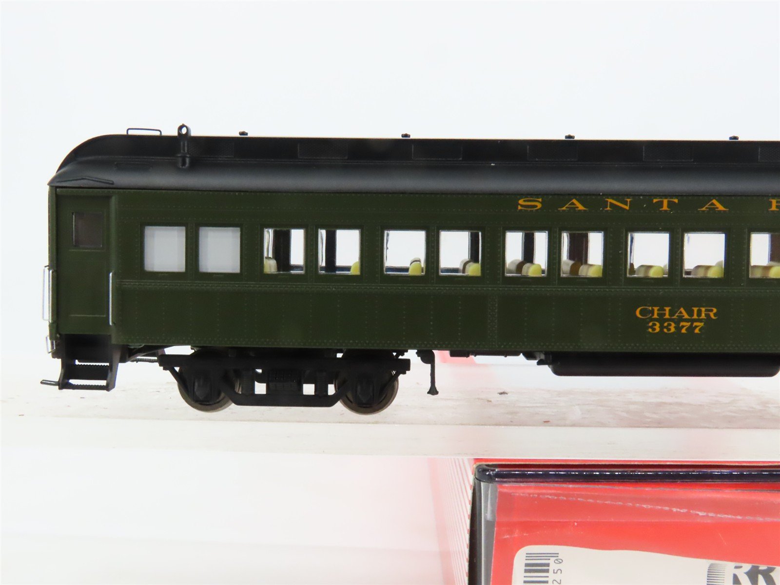 HO Scale Rivarossi HR4210 ATSF Santa Fe Railroad 60' Coach Passenger Car #3377