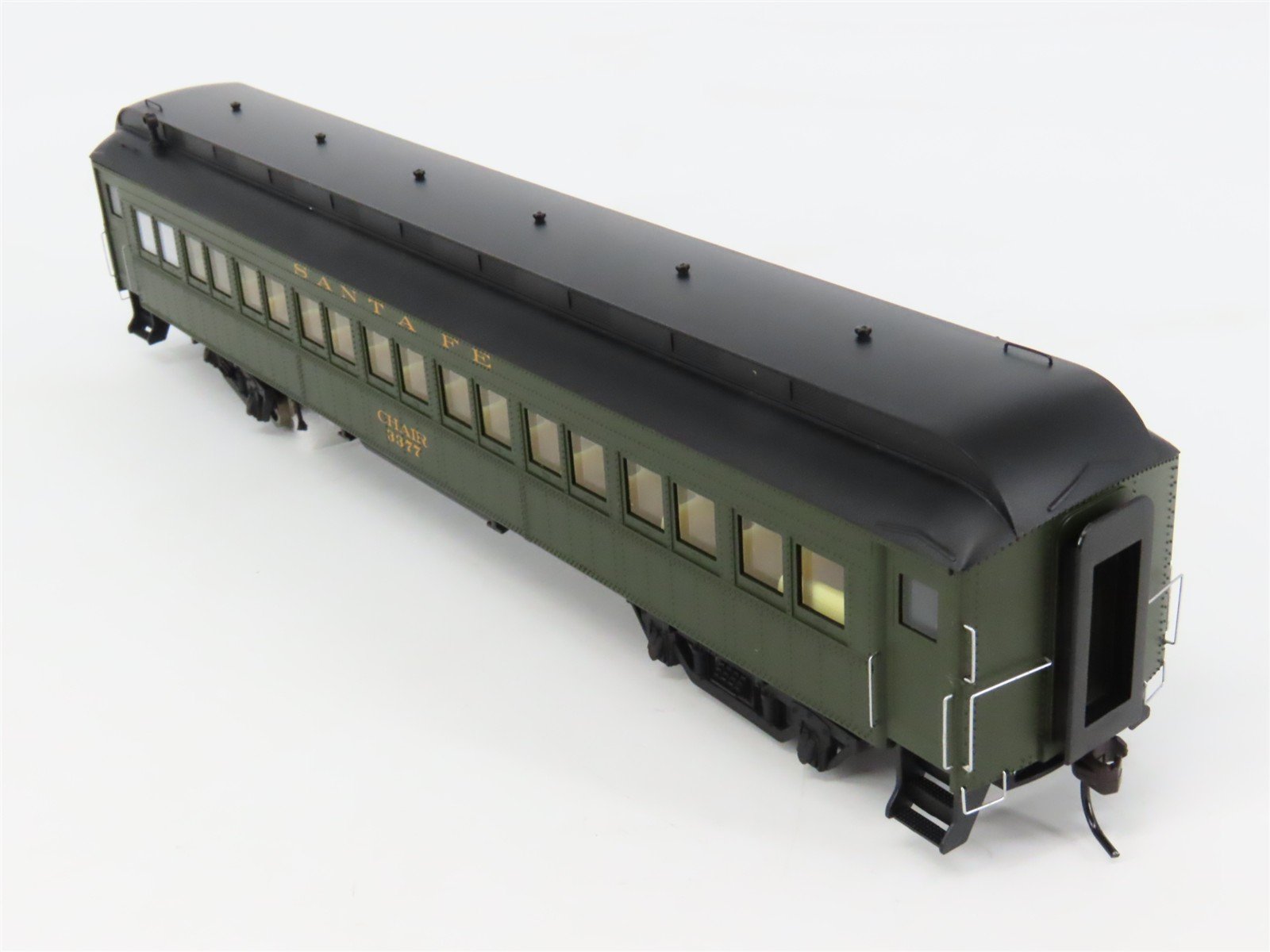 HO Scale Rivarossi HR4210 ATSF Santa Fe Railroad 60' Coach Passenger Car #3377