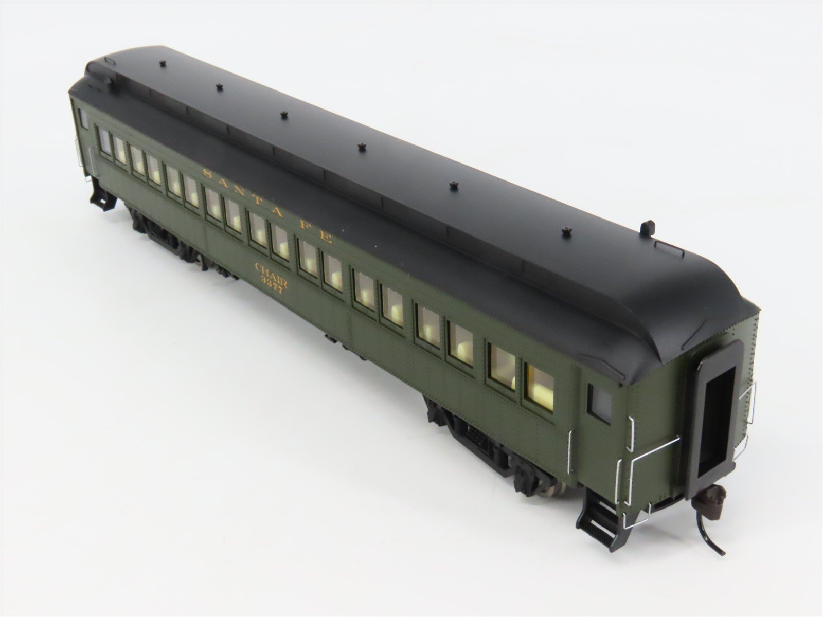 HO Scale Rivarossi HR4210 ATSF Santa Fe Railroad 60' Coach Passenger Car #3377