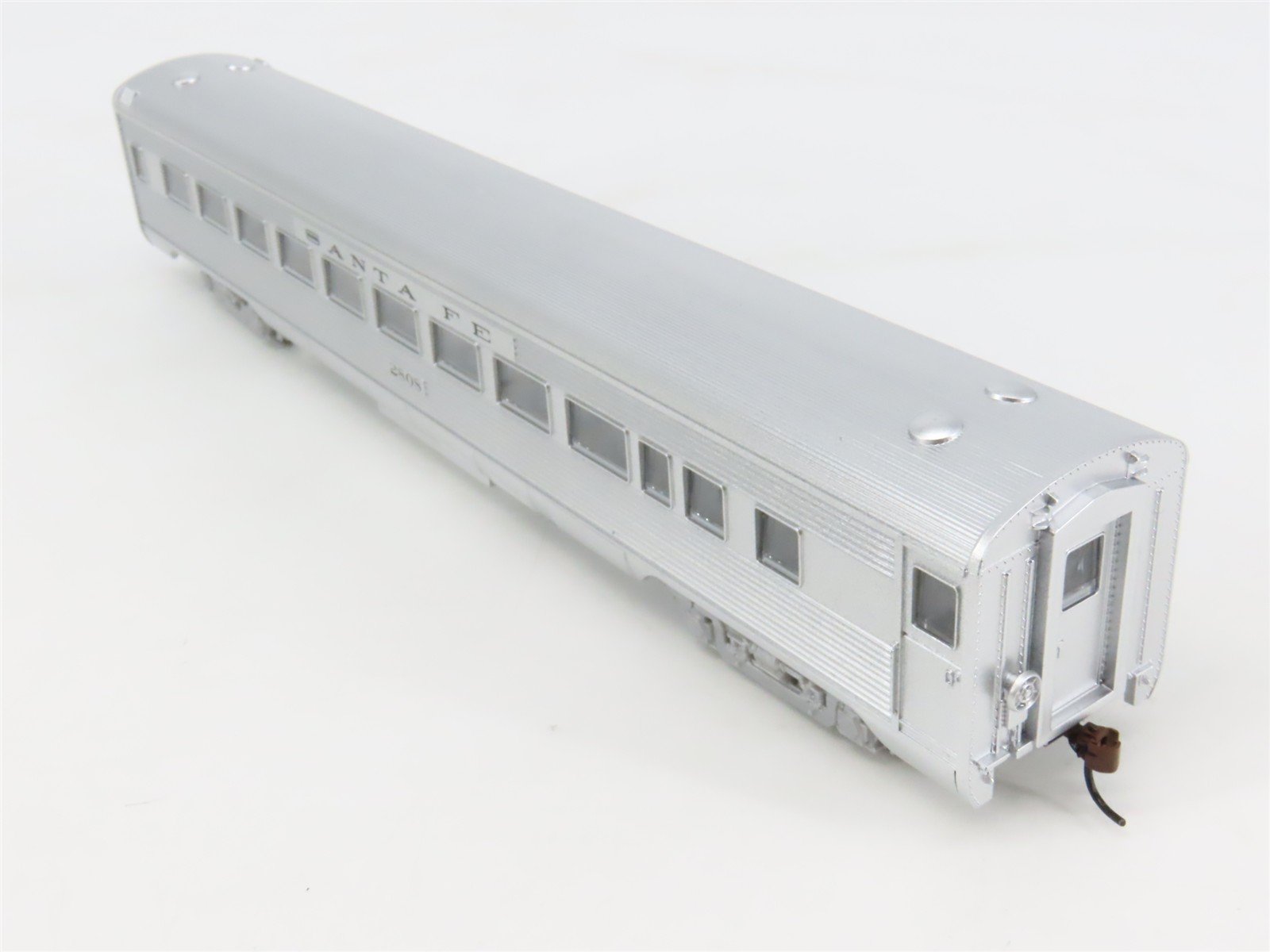 HO Scale Athearn 7914 ATSF Santa Fe Railroad Streamlined Coach Passenger #2808