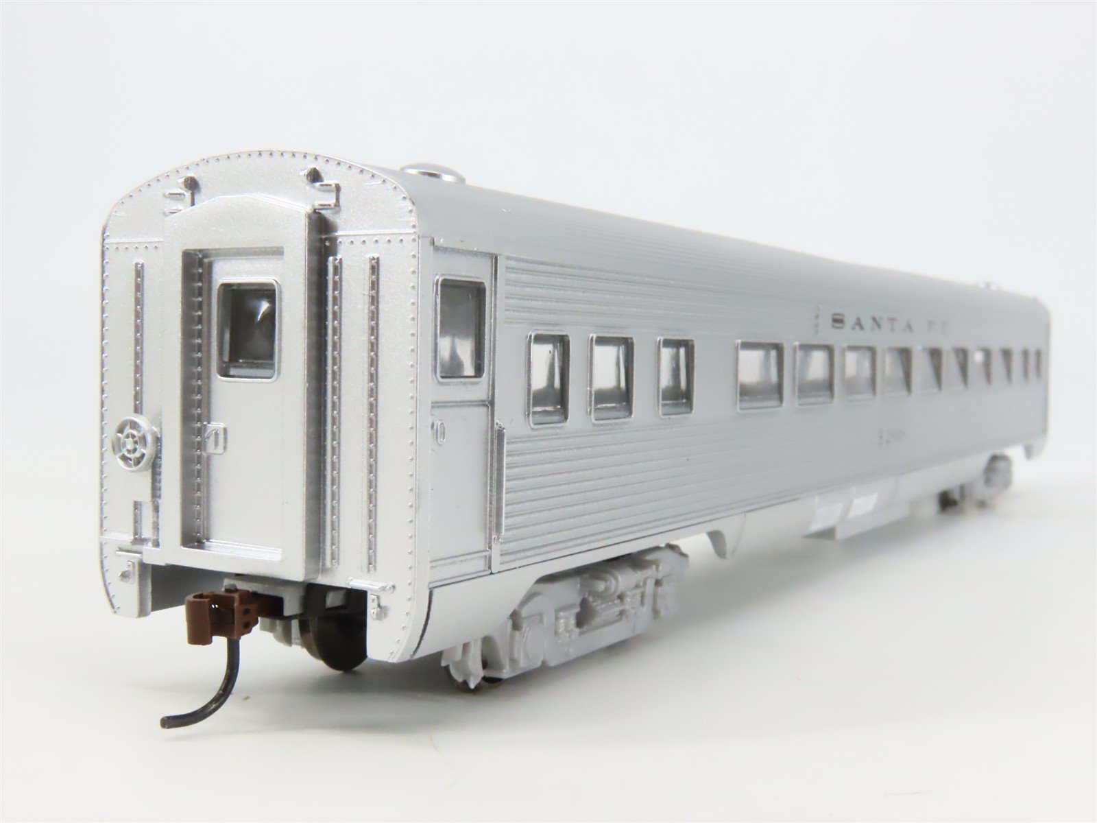 HO Scale Athearn 7914 ATSF Santa Fe Railroad Streamlined Coach Passenger #2808