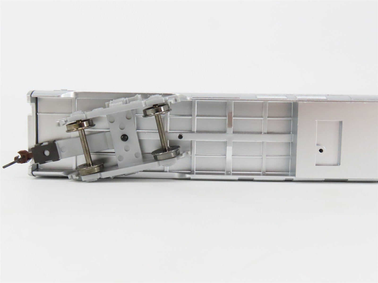 HO Scale Athearn 7914 ATSF Santa Fe Railroad Streamlined Coach Passenger #2808