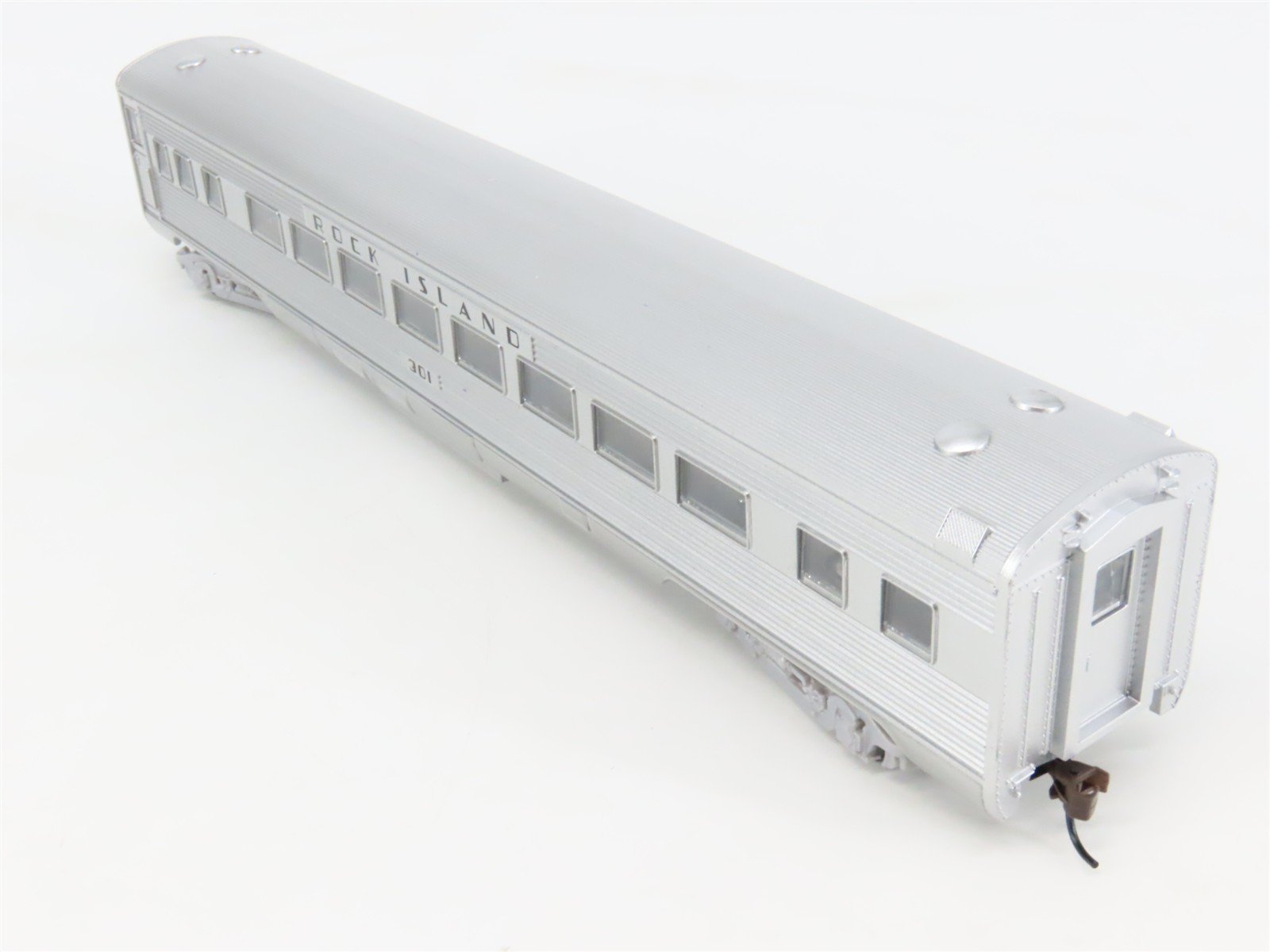 HO Scale Athearn 7924 RI Rock Island Railroad Streamline Coach Passenger #301