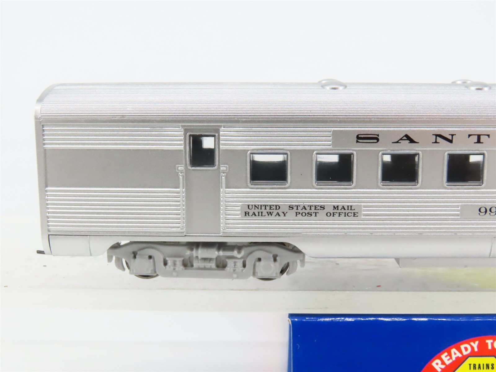 HO Scale Athearn 7911 ATSF Santa Fe Railroad Streamlined RPO Passenger Car #99