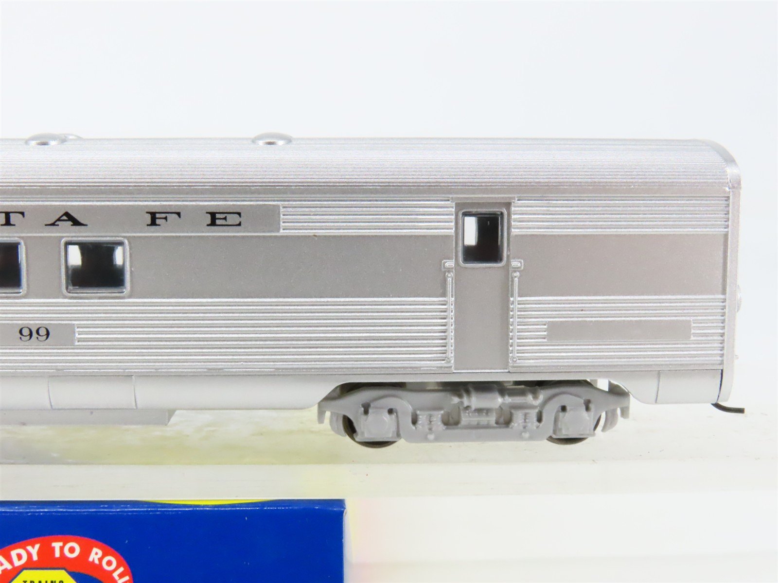 HO Scale Athearn 7911 ATSF Santa Fe Railroad Streamlined RPO Passenger Car #99
