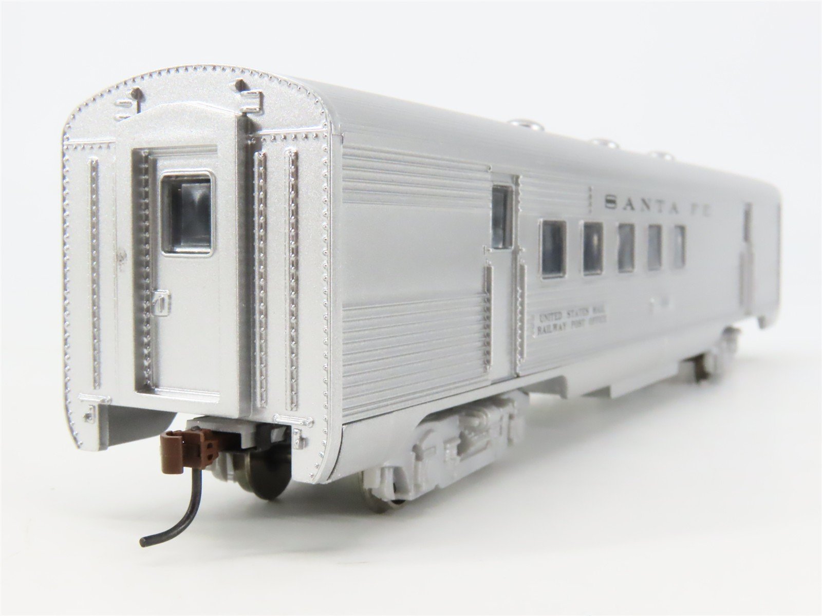 HO Scale Athearn 7911 ATSF Santa Fe Railroad Streamlined RPO Passenger Car #99