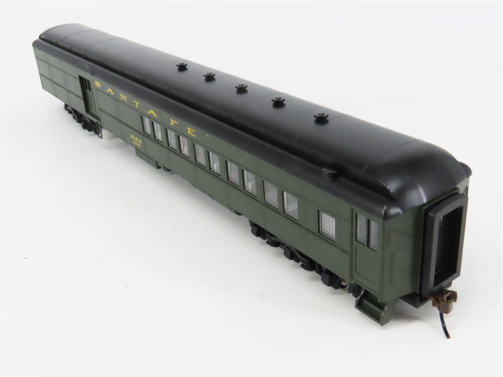HO Scale Bachmann Silver Series 13603 ATSF Santa Fe 72' Combine Passenger #1524