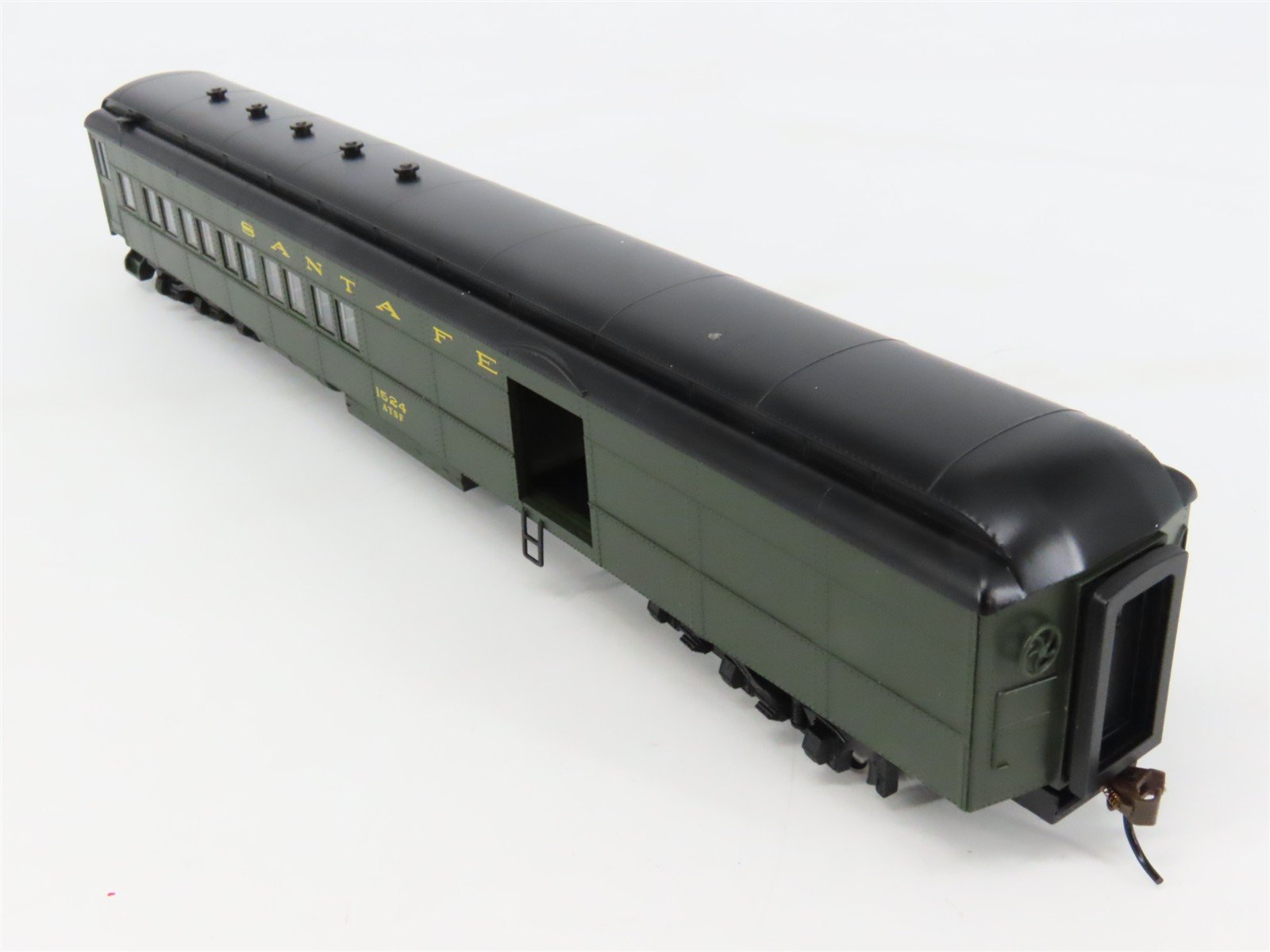 HO Scale Bachmann Silver Series 13603 ATSF Santa Fe 72' Combine Passenger #1524