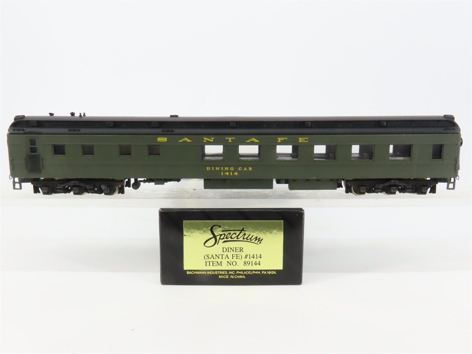 HO Scale Bachmann 89144 ATSF Santa Fe Railroad Diner Passenger Car #1414