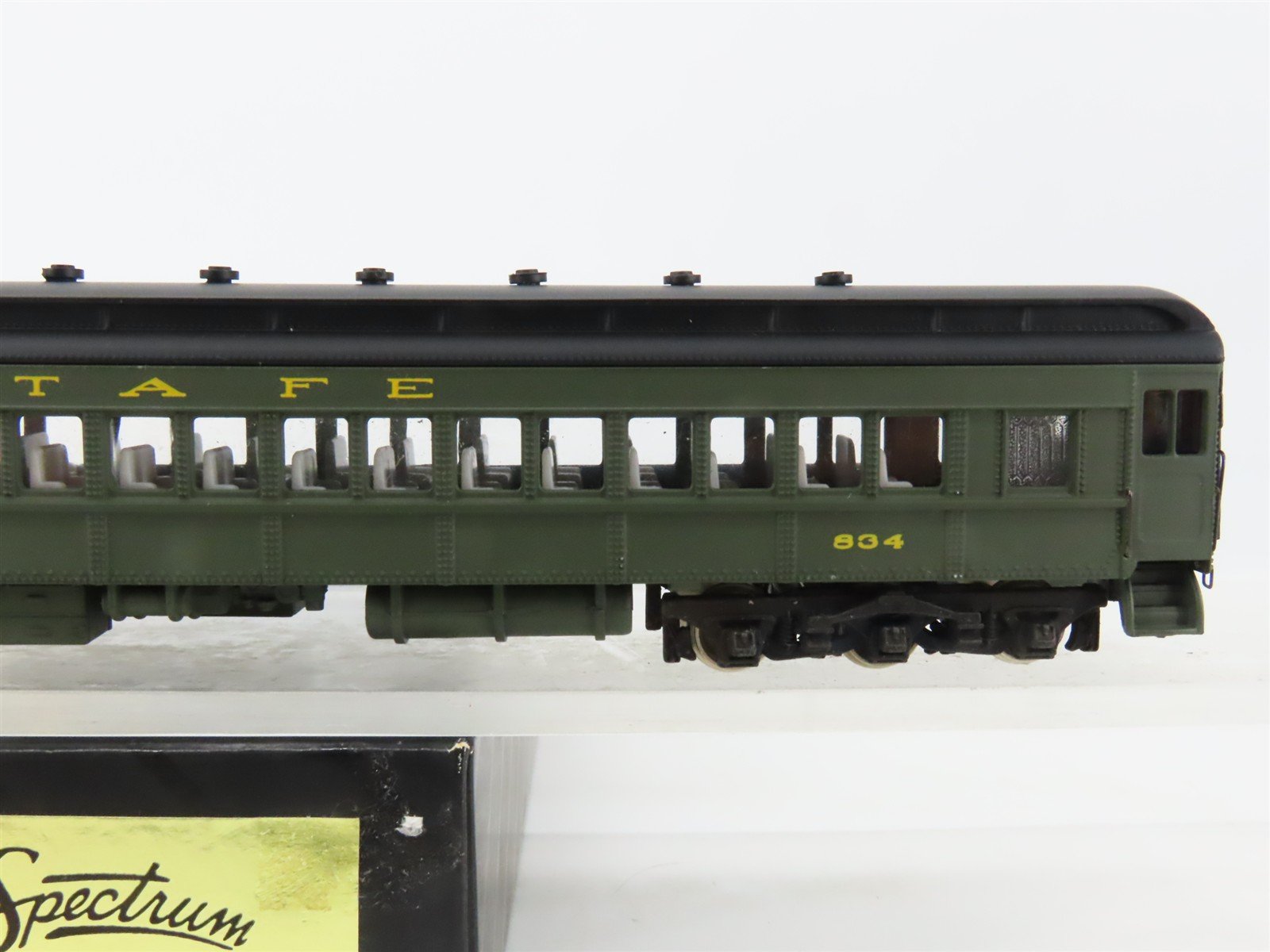 HO Scale Bachmann 89143 ATSF Santa Fe Railroad Coach Passenger Car #834