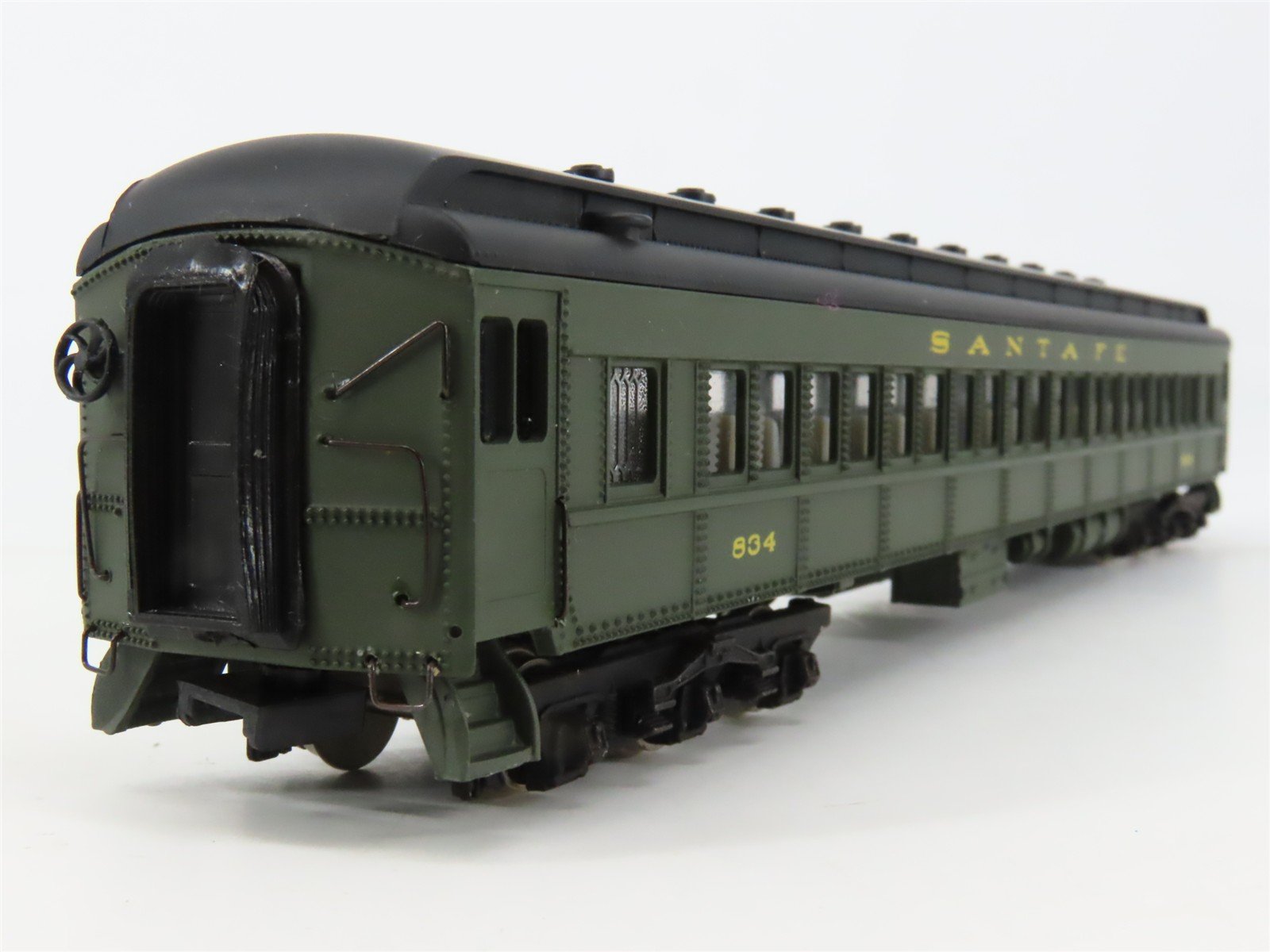 HO Scale Bachmann 89143 ATSF Santa Fe Railroad Coach Passenger Car #834