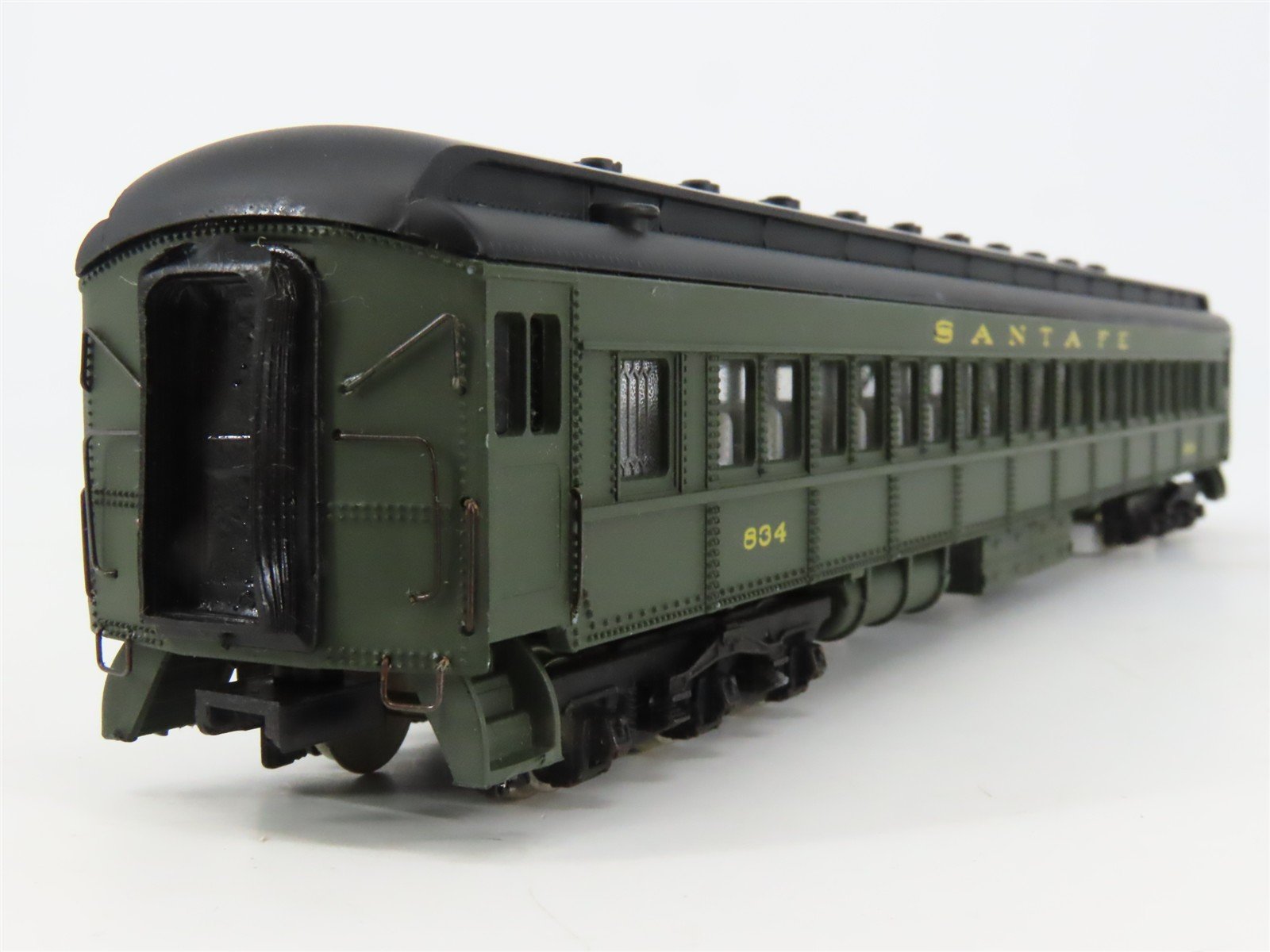 HO Scale Bachmann 89143 ATSF Santa Fe Railroad Coach Passenger Car #834
