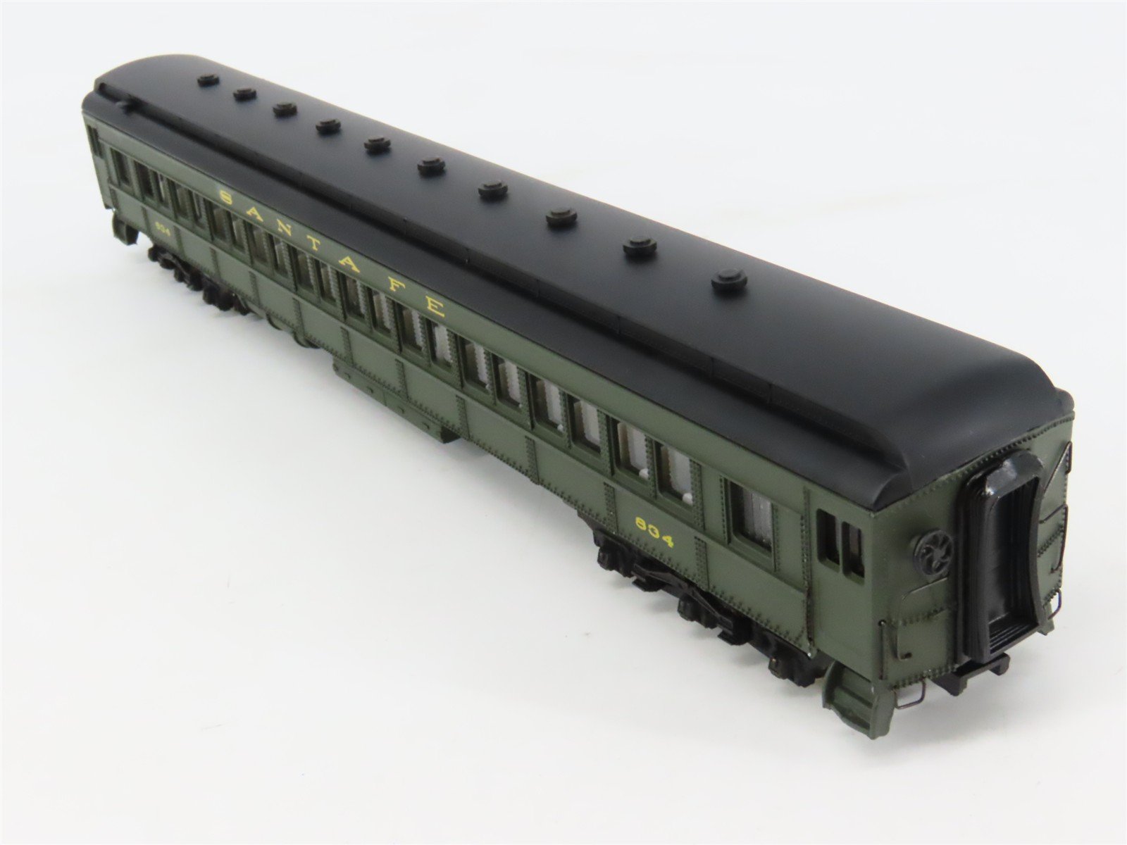 HO Scale Bachmann 89143 ATSF Santa Fe Railroad Coach Passenger Car #834