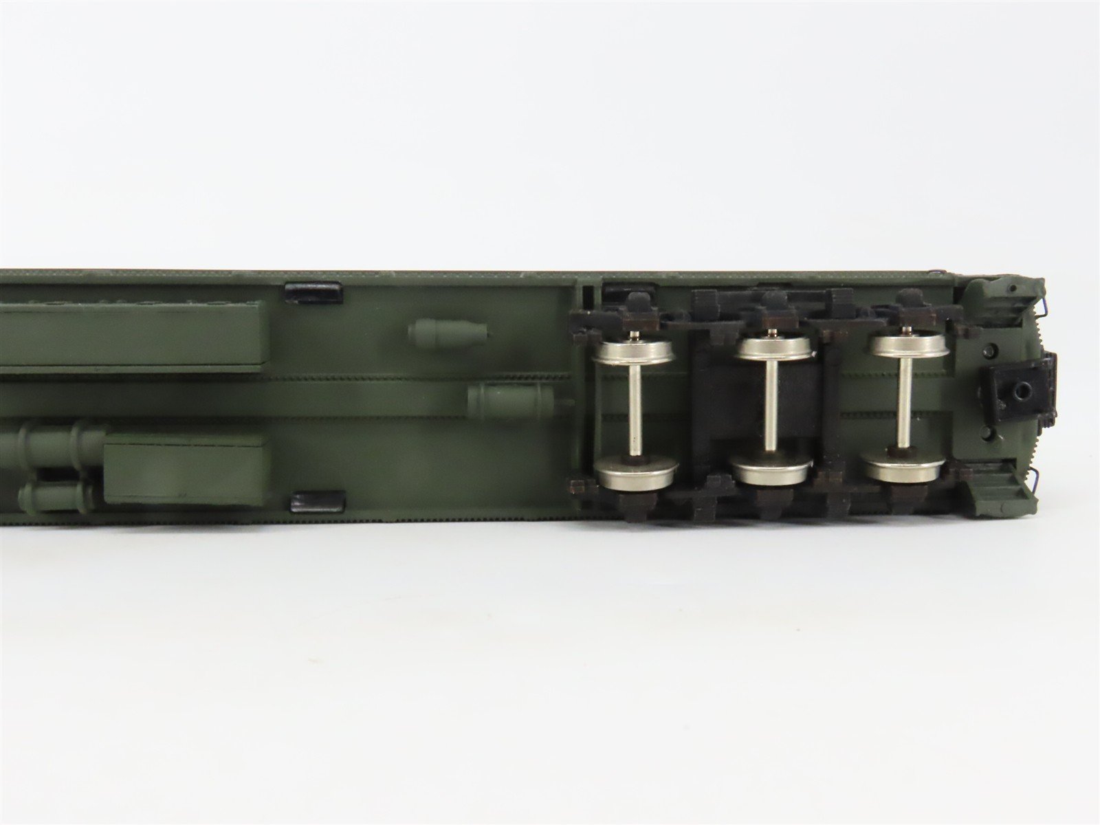 HO Scale Bachmann 89143 ATSF Santa Fe Railroad Coach Passenger Car #834