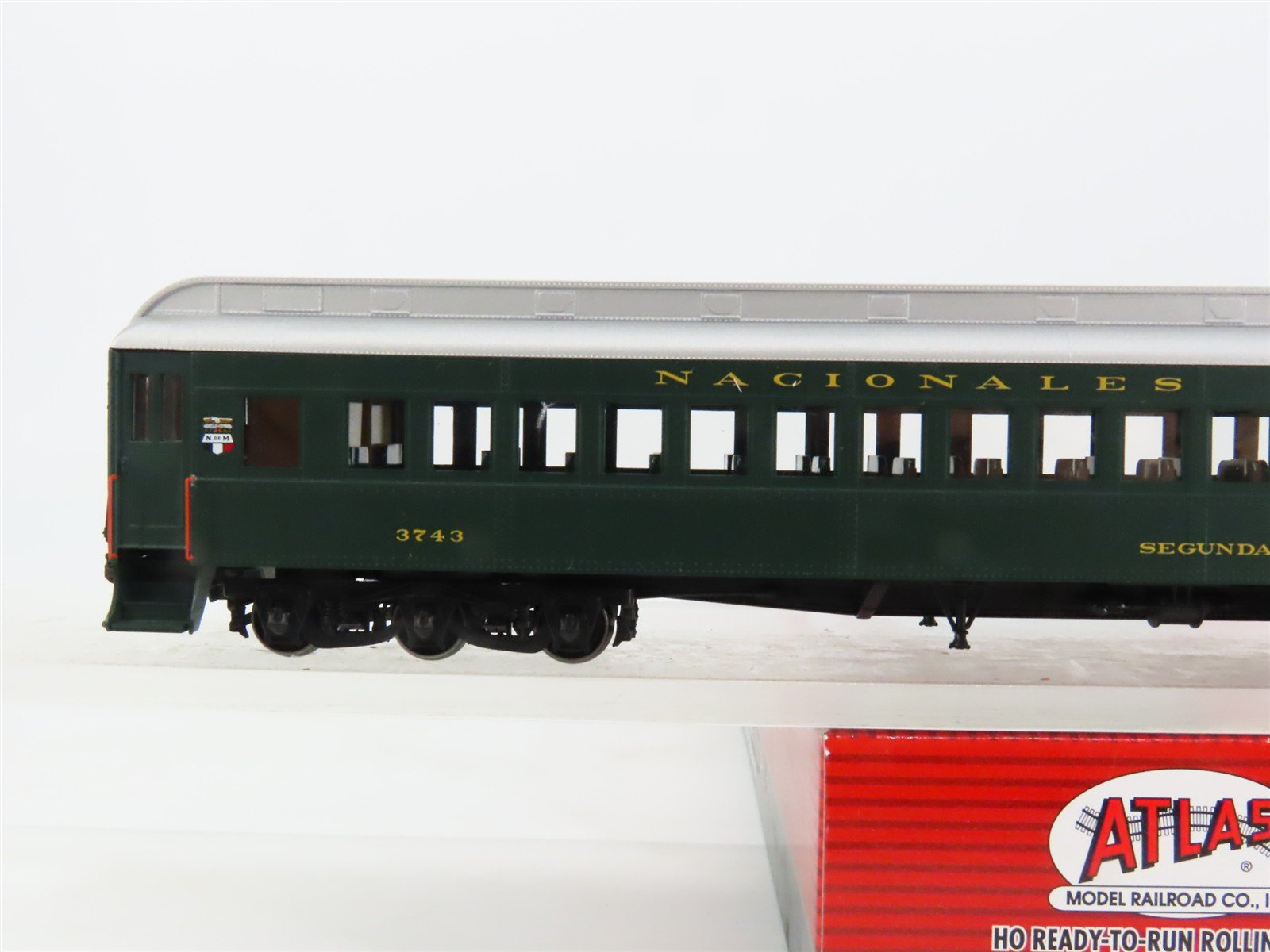 HO Atlas 20003055 NdeM Nacionales de Mexico Coach Passenger Car #3743 