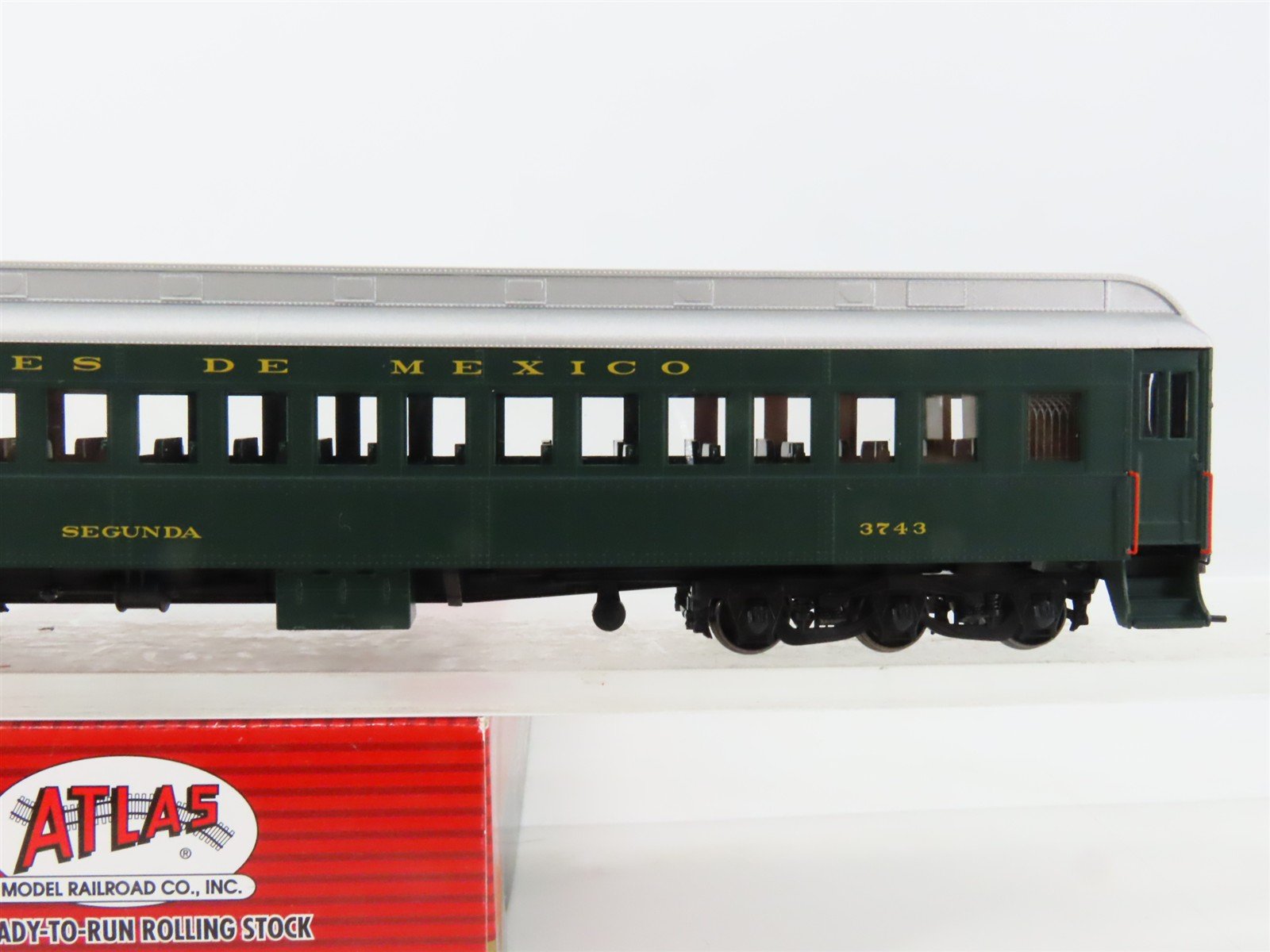 HO Atlas 20003055 NdeM Nacionales de Mexico Coach Passenger Car #3743 