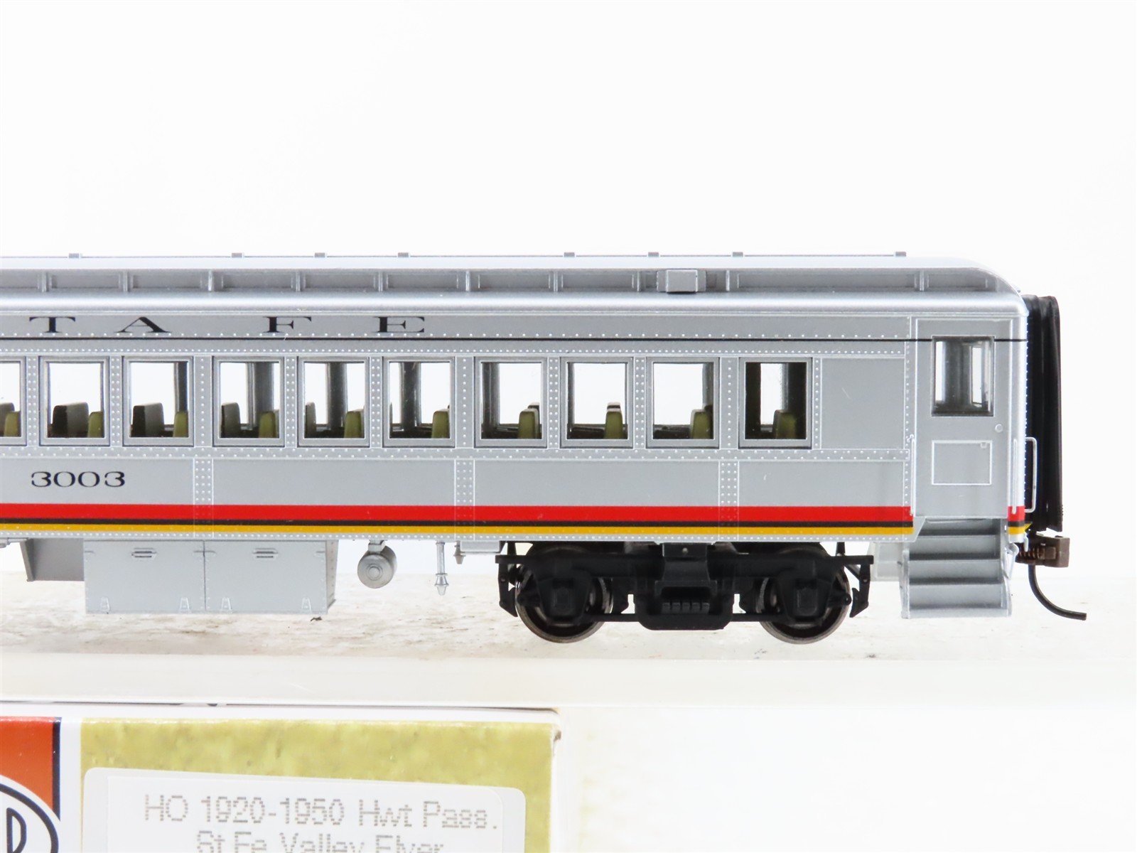 HO Scale Con-Cor 0001-095001(02) ATSF Santa Fe Heavyweight Coach Passenger #3003