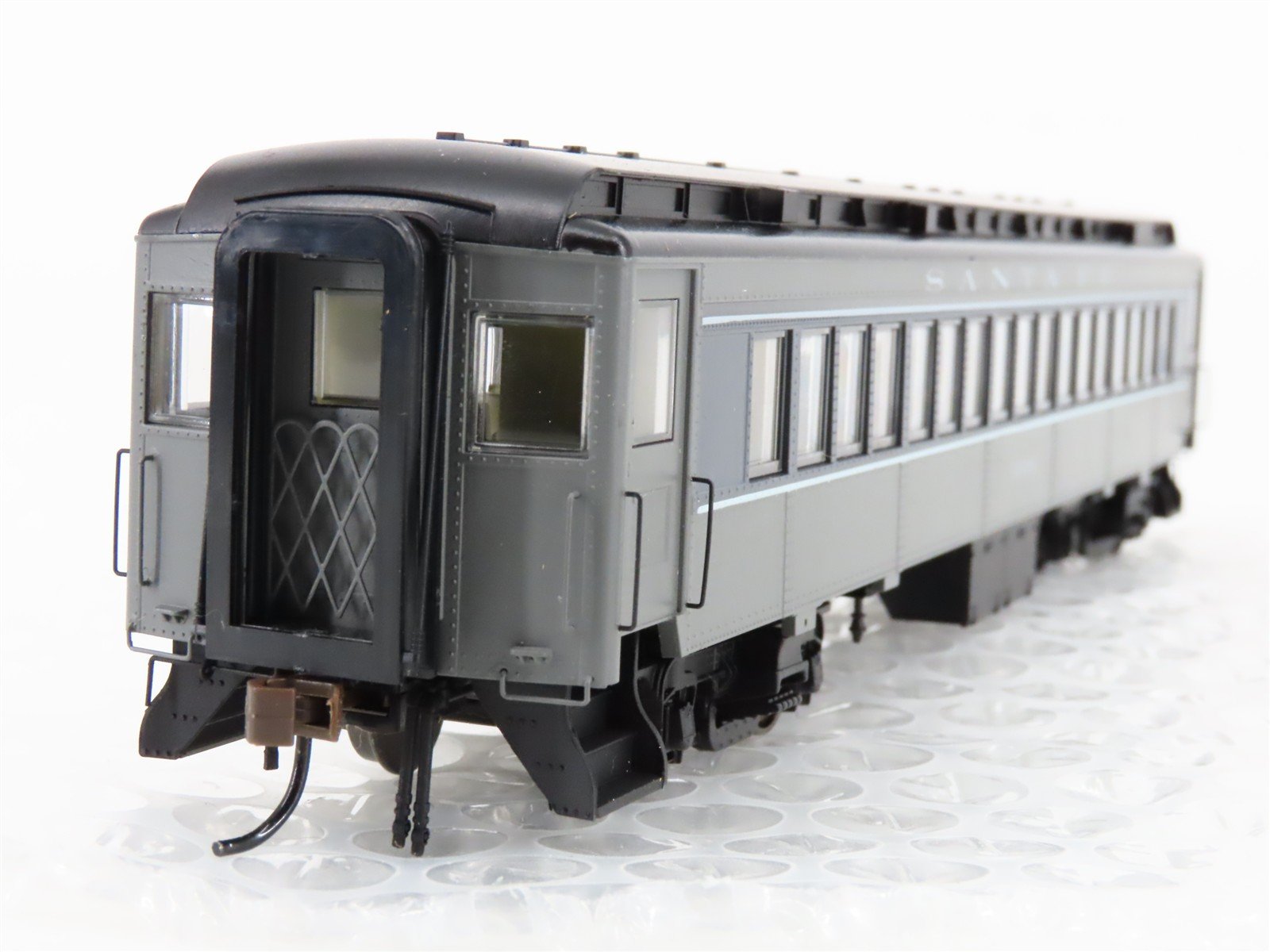 HO Scale Con-Cor 0001-094226(3) ATSF Santa Fe Railroad Passenger Car #3048