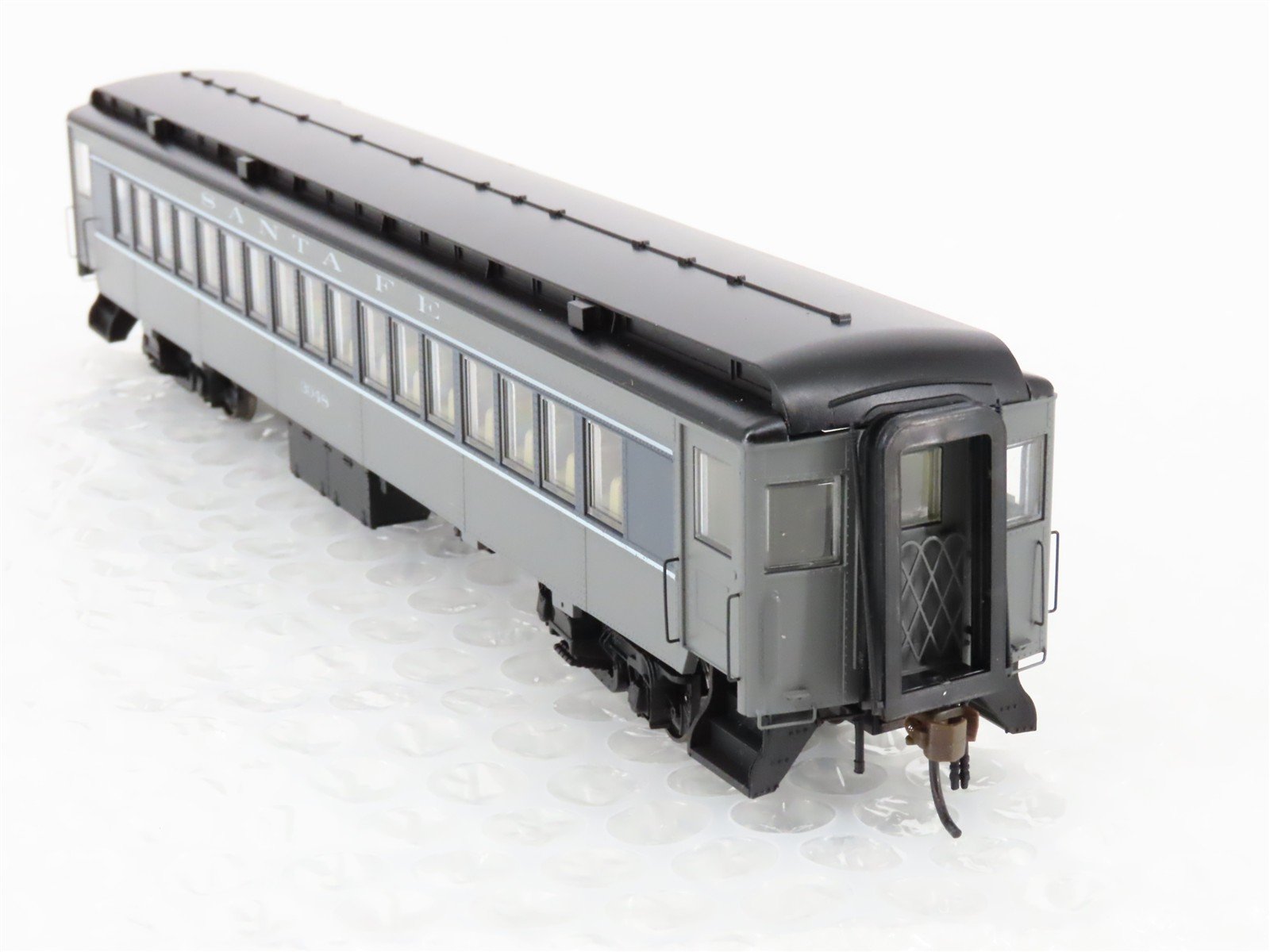 HO Scale Con-Cor 0001-094226(3) ATSF Santa Fe Railroad Passenger Car #3048